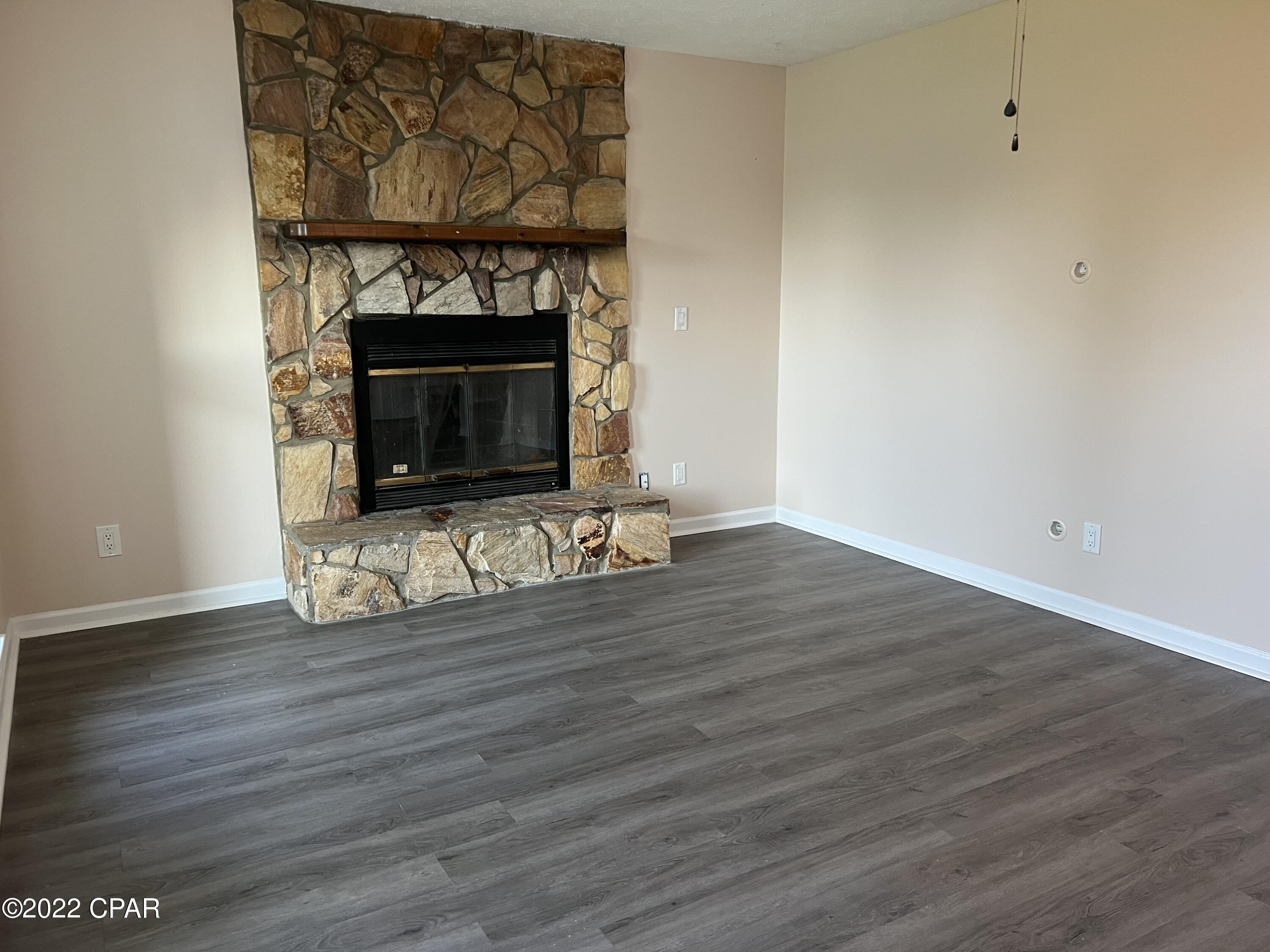 Shadow Bay Unt 3 & 4 - Residential