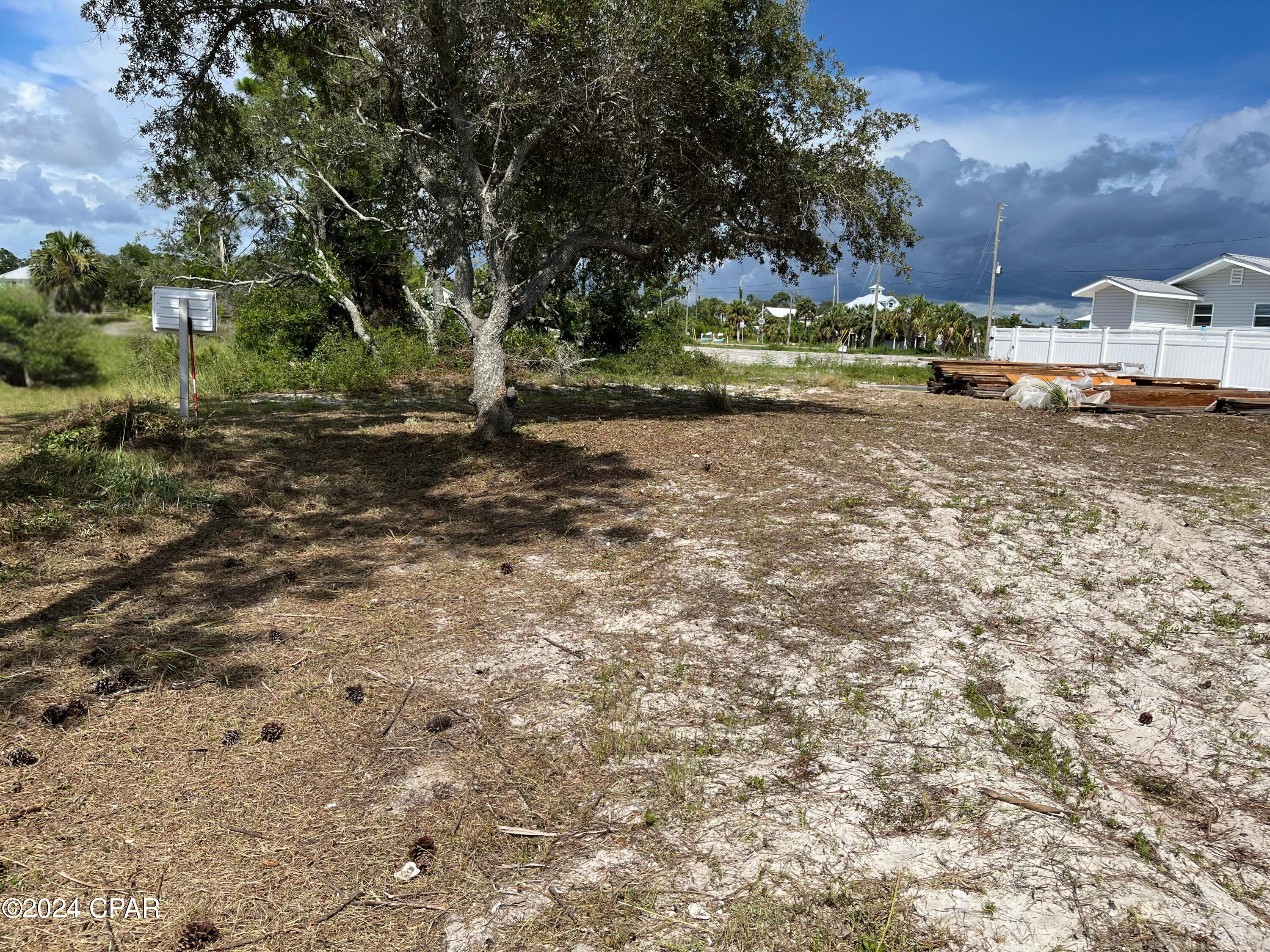 Yons Addition - Land