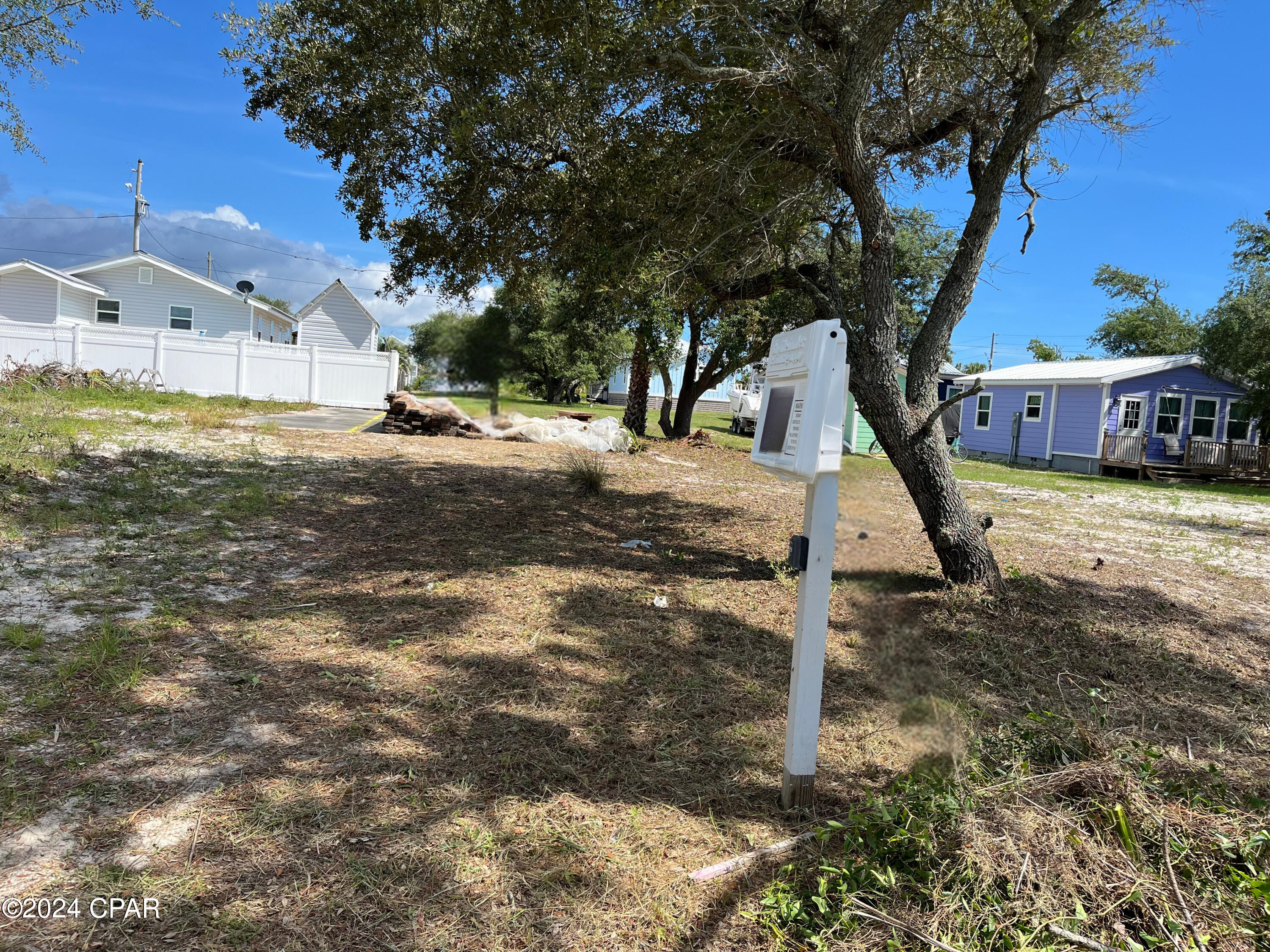 Yons Addition - Land