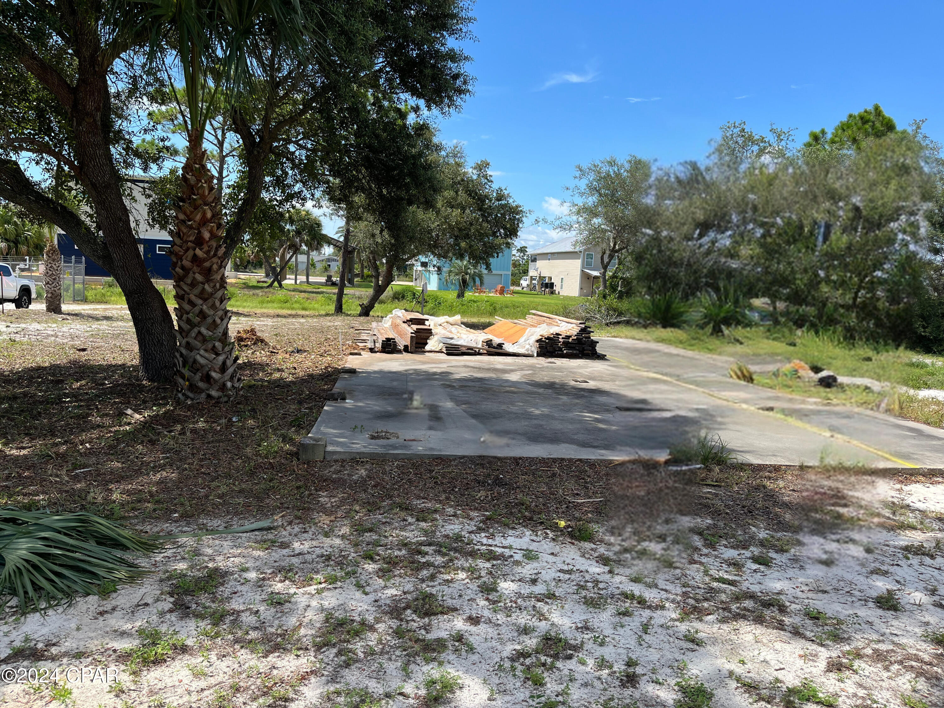 Yons Addition - Land