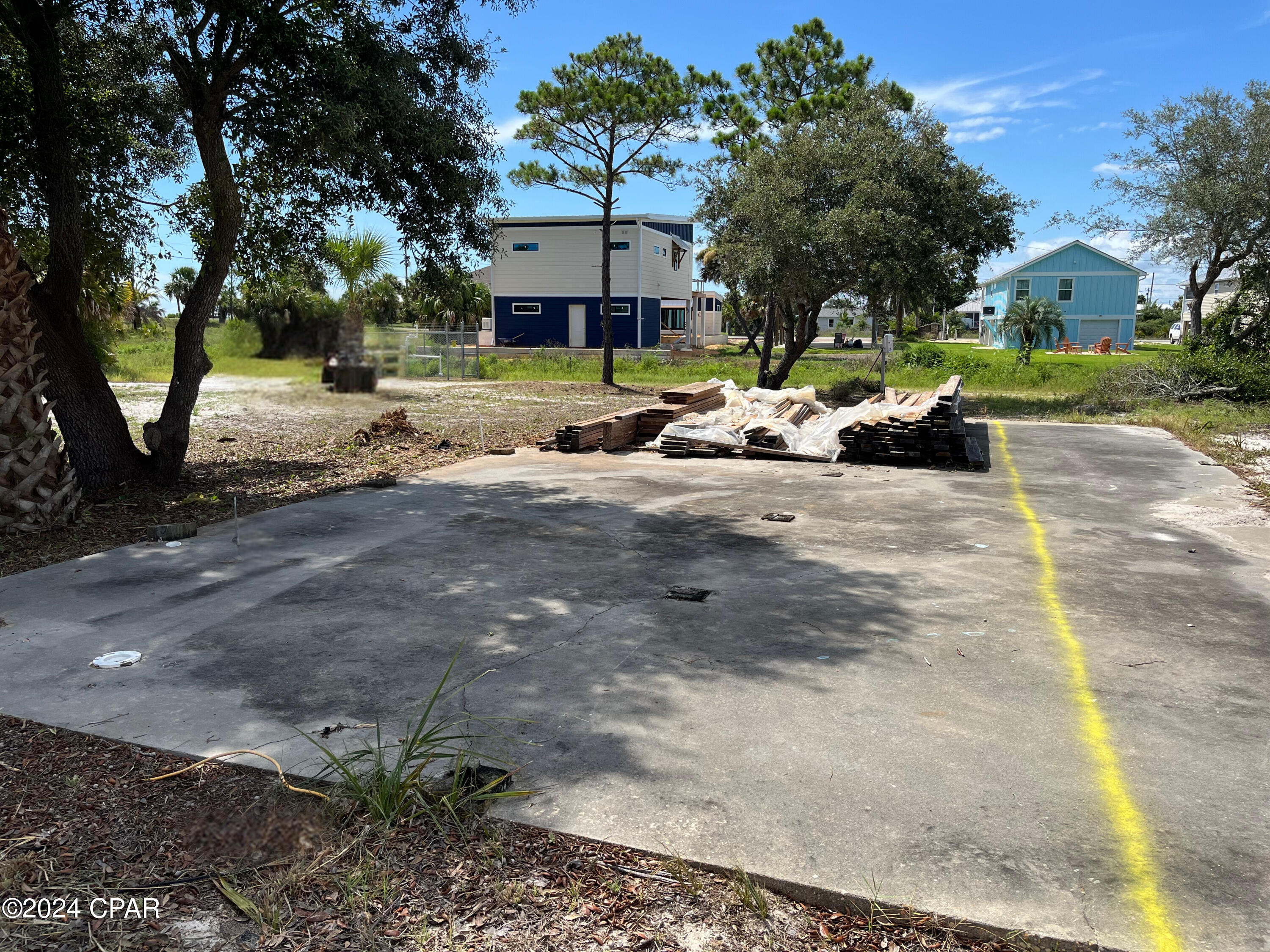 Yons Addition - Land