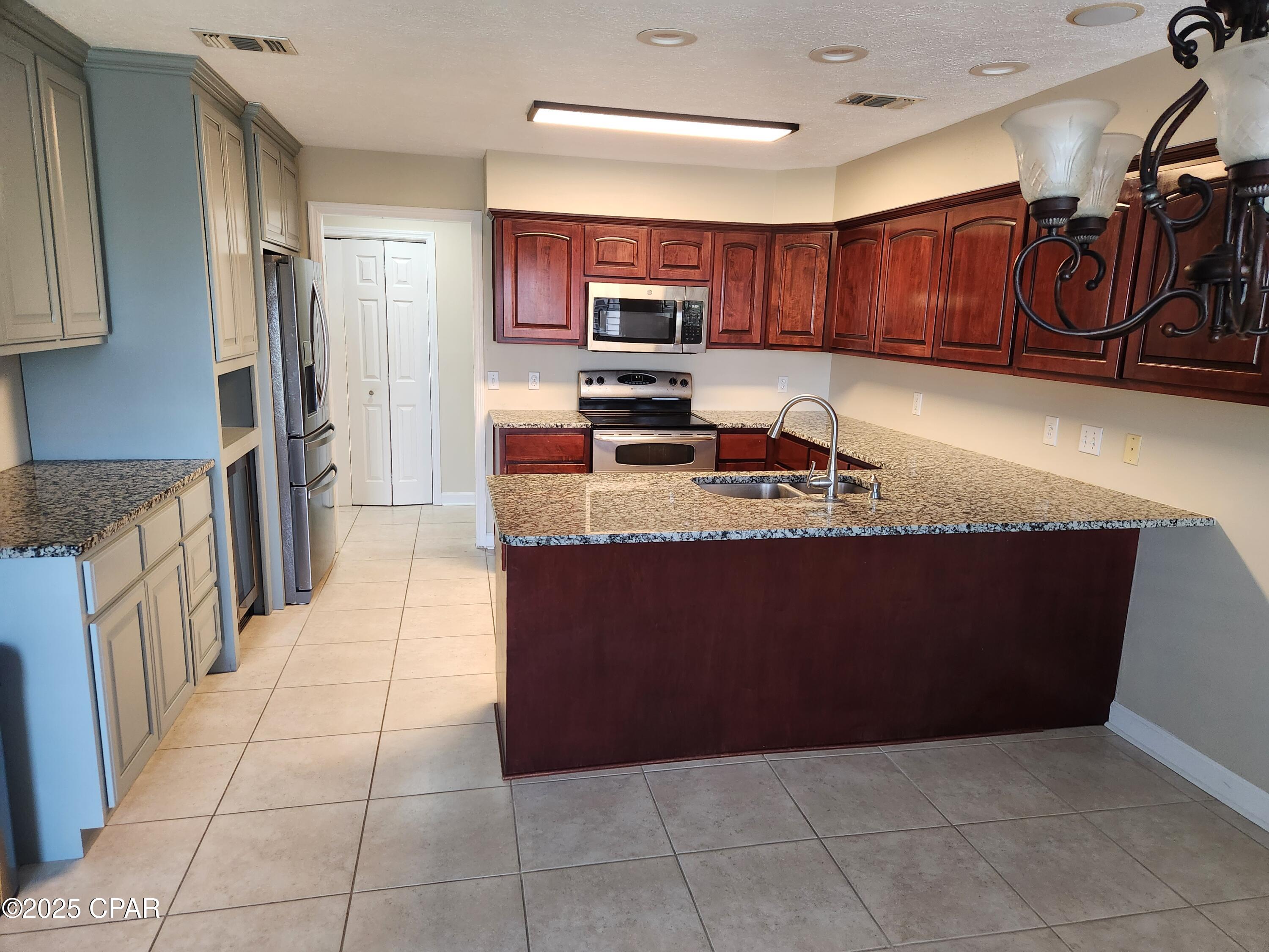 Country Club Harbour Estates - Residential