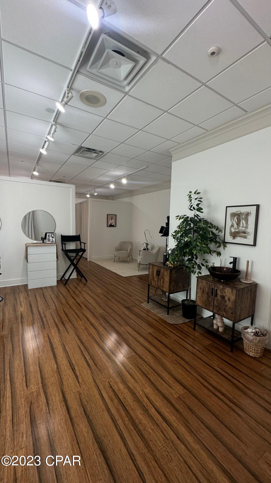 No Named Subdivision - Commercial Lease