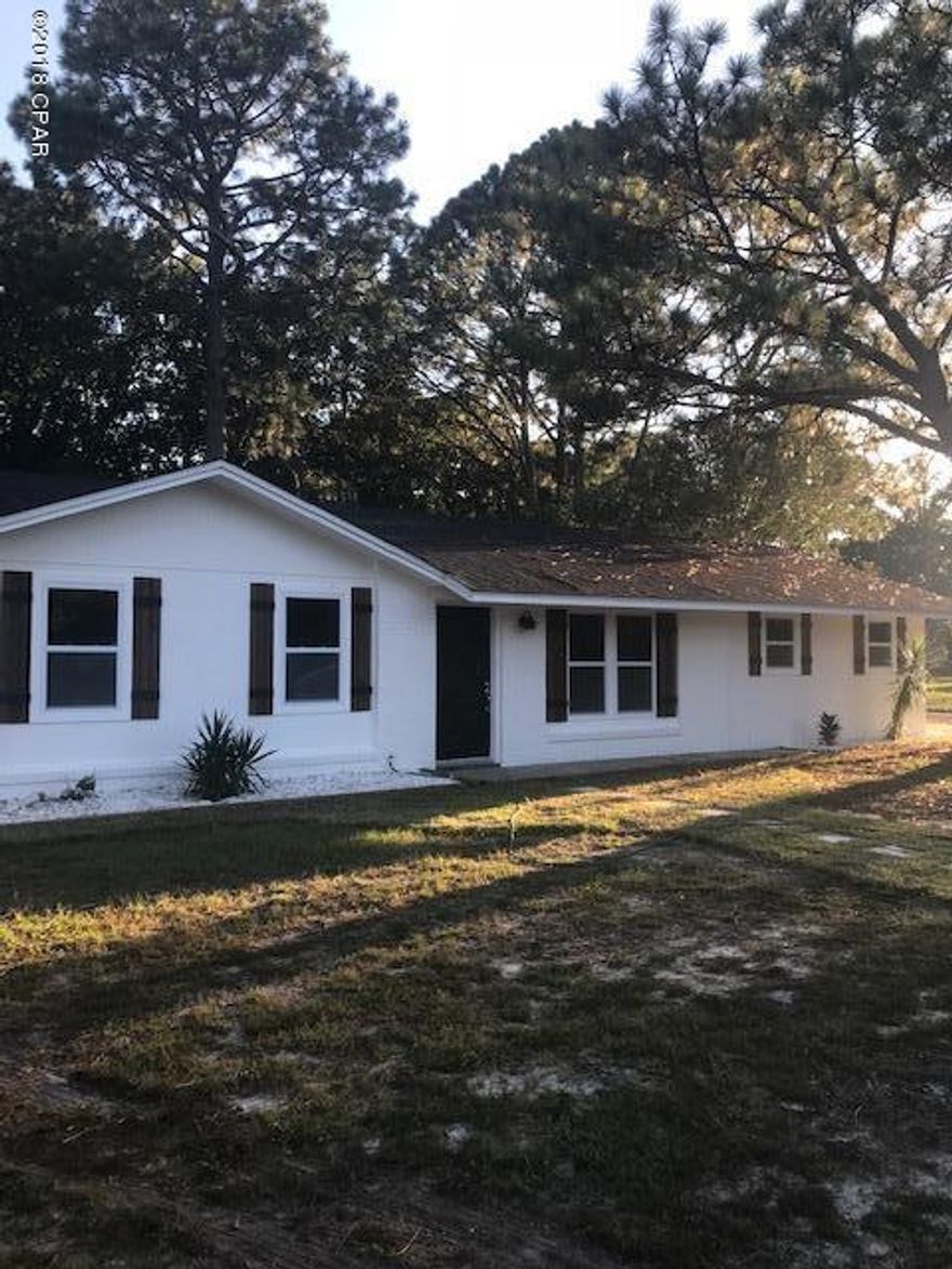 Nice 3 bedroom 2 bath home survived Hurricane Michael with NO damage to home.  New vinyl plank flooring throughout home. New stainless appliances and granite counter tops. New roof and HAVC. Screened in back porch. Must See.

Few trees are down due to hurricane and having removed.