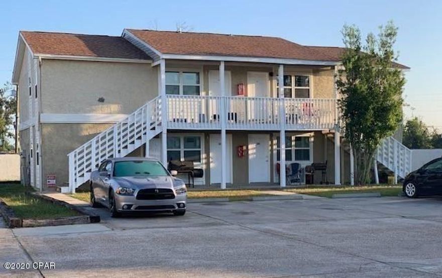 *EAST GARDEN APARTMENTS*



*Move In Special $850.00*



This apartment offers 2 Bedrooms and 2 baths, located in Springfield. Upstairs unit with an open kitchen with granite counter-tops and all-electric appliances. Bathrooms have granite counter-tops as well. W/D hookups.



*All pets are a part of the application process and are subject to the homeowner's approval*