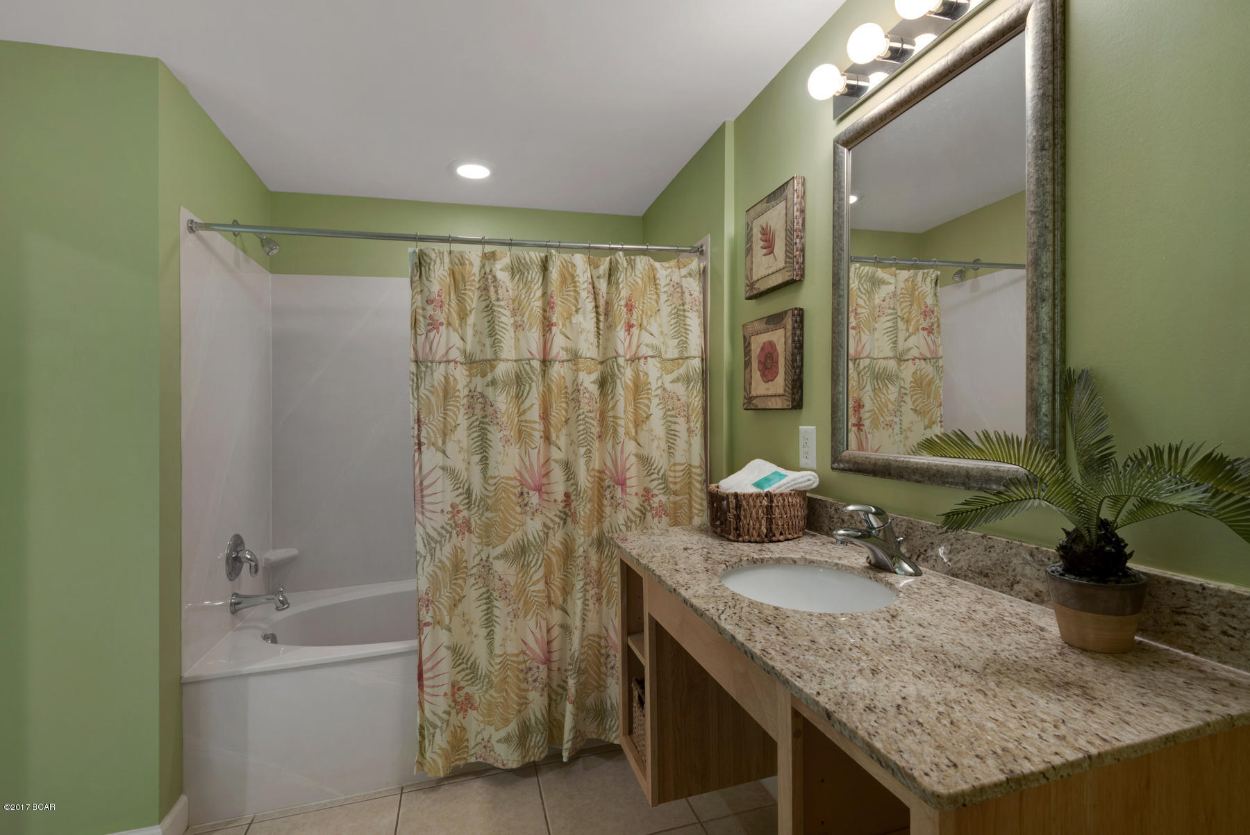 Splash Condo - Residential