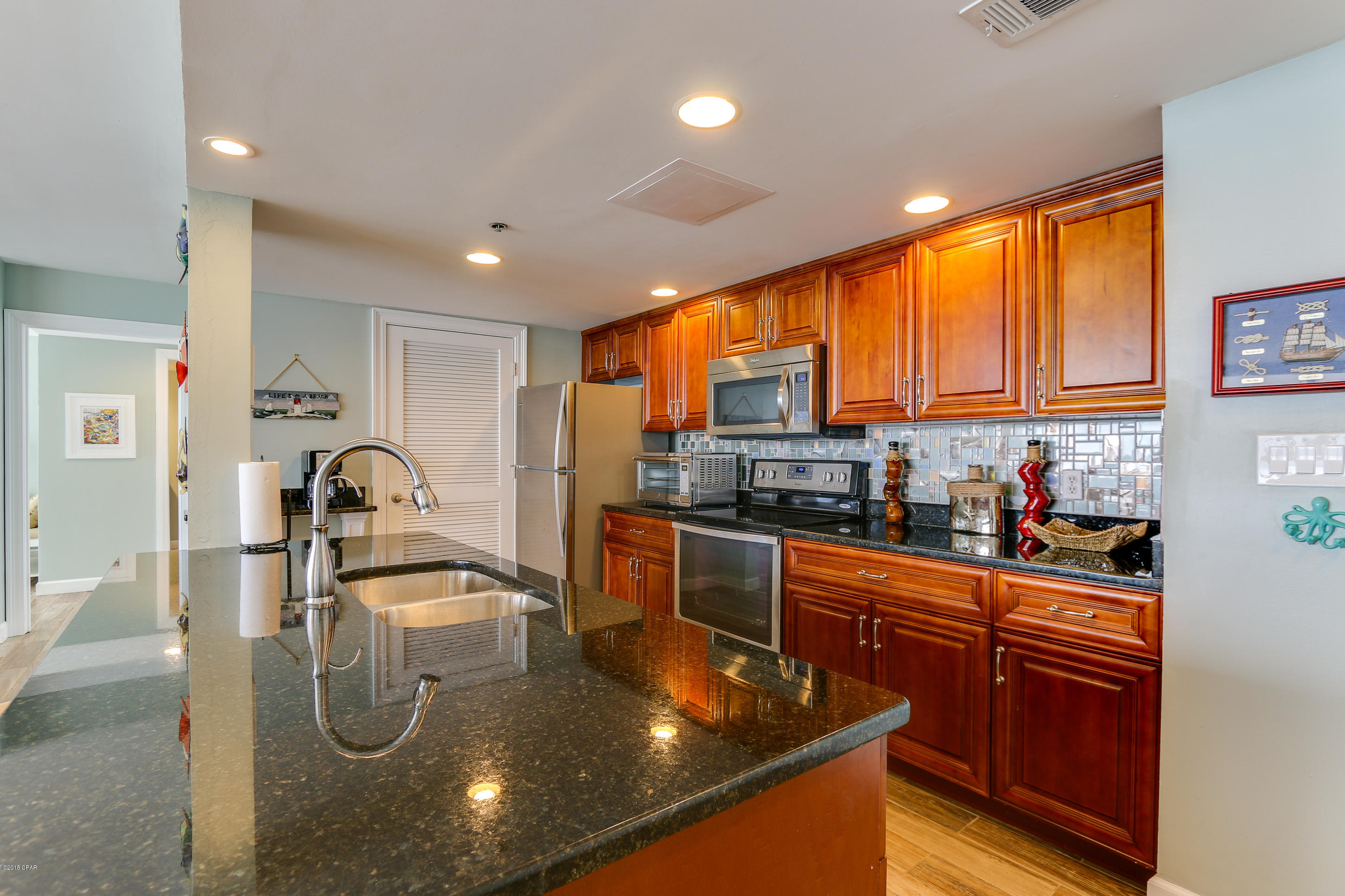 Long Beach Towers I - Residential