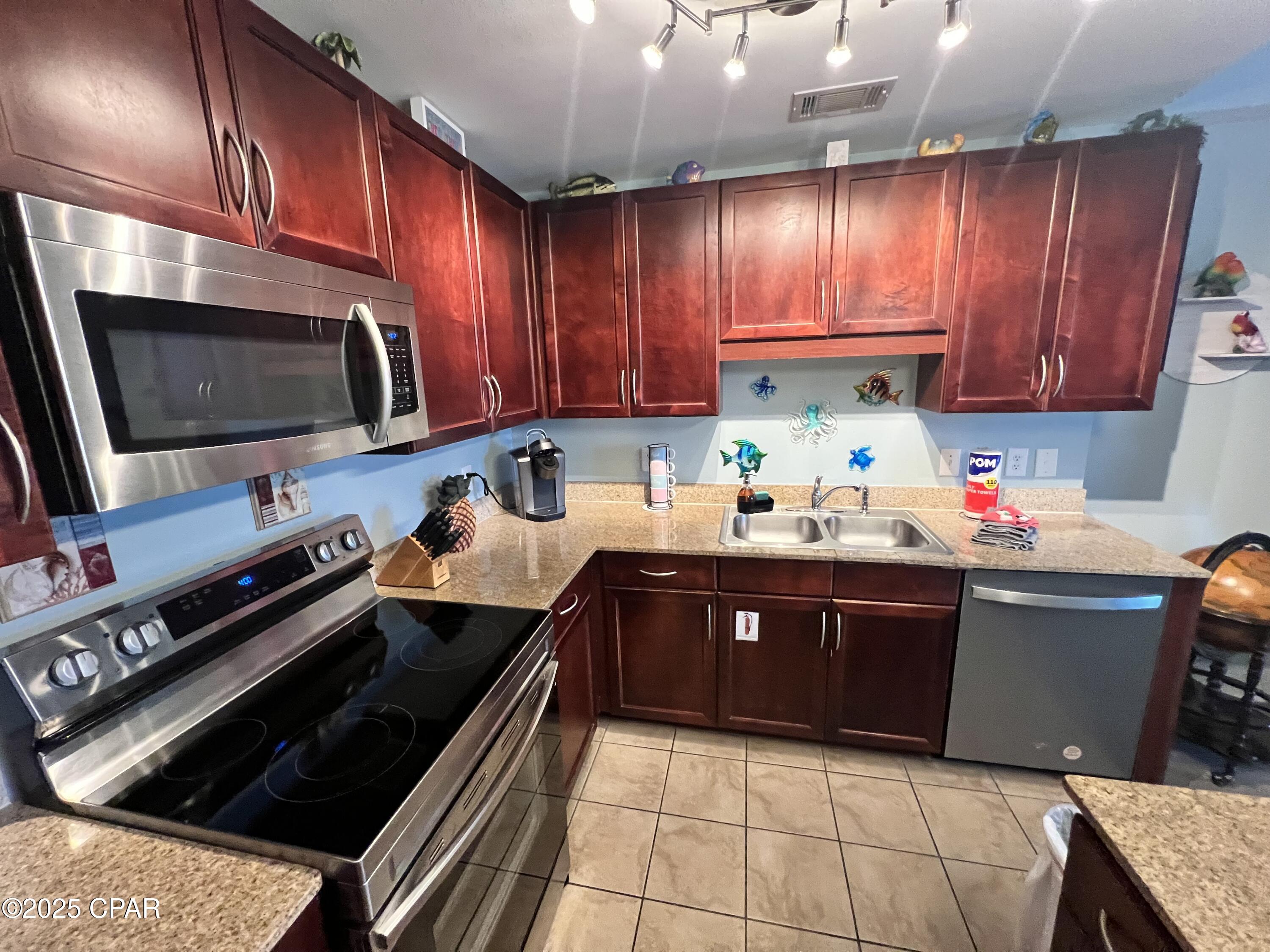 Laketown Wharf - Residential