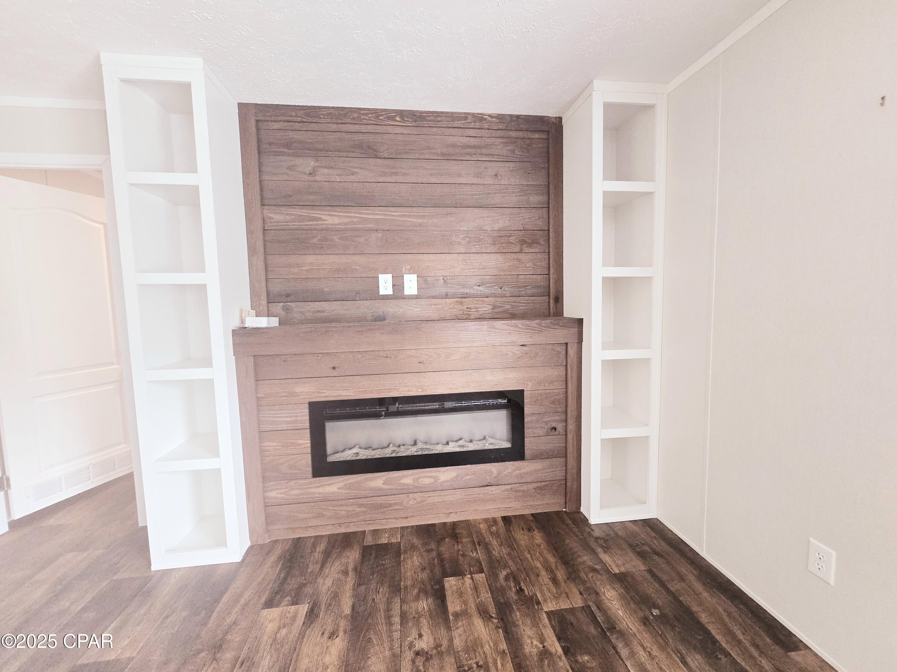 [No Recorded Subdiv] - Residential Lease