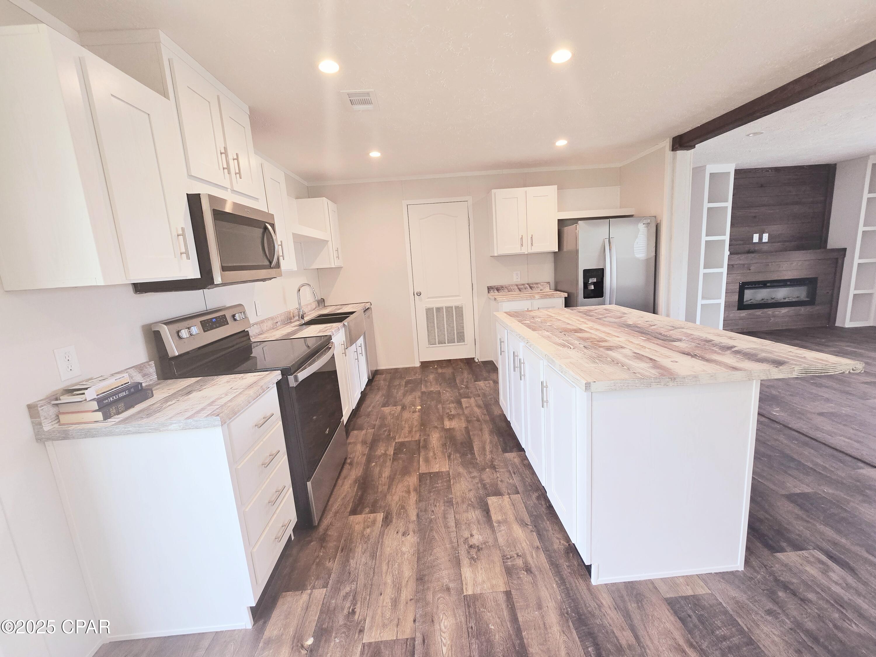 [No Recorded Subdiv] - Residential Lease