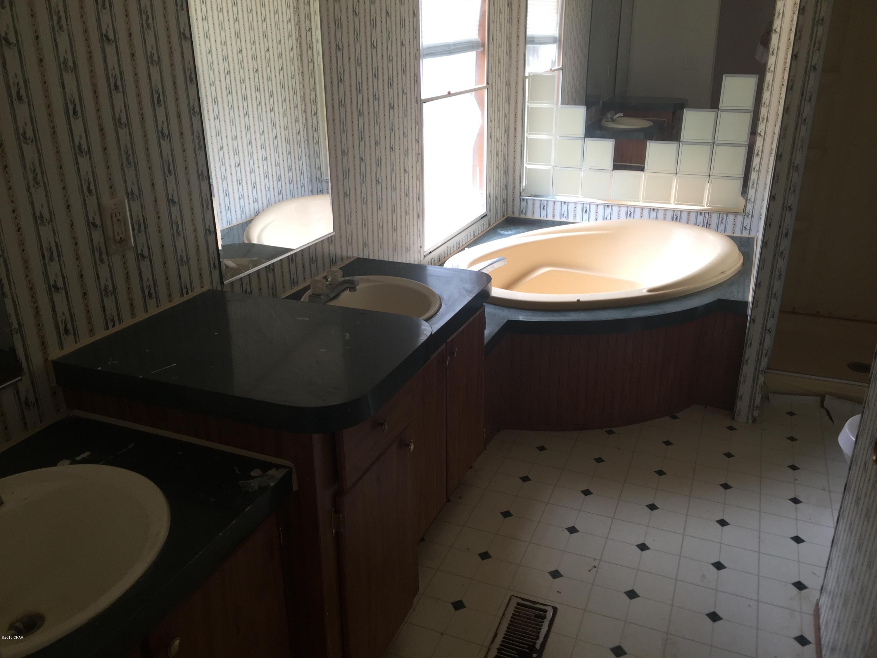 Pinecrest - Residential