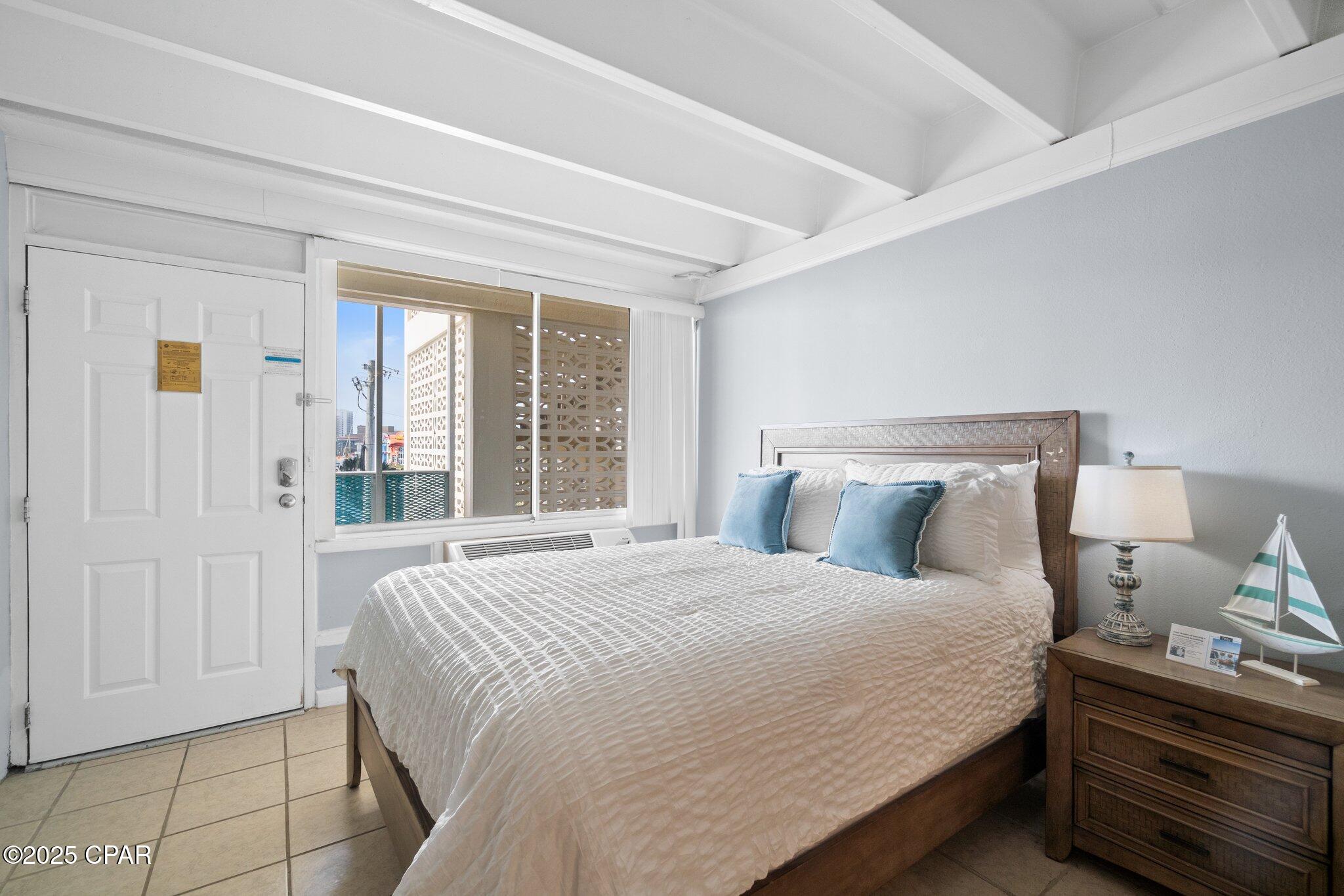 Fontainebleau Terrace - Residential