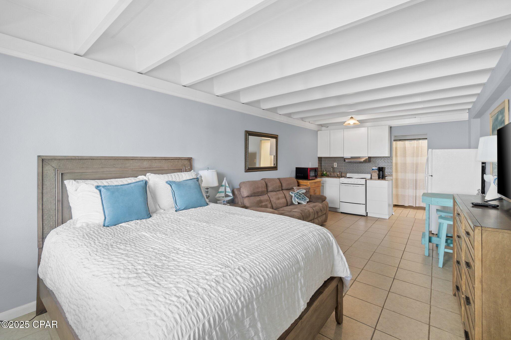 Fontainebleau Terrace - Residential