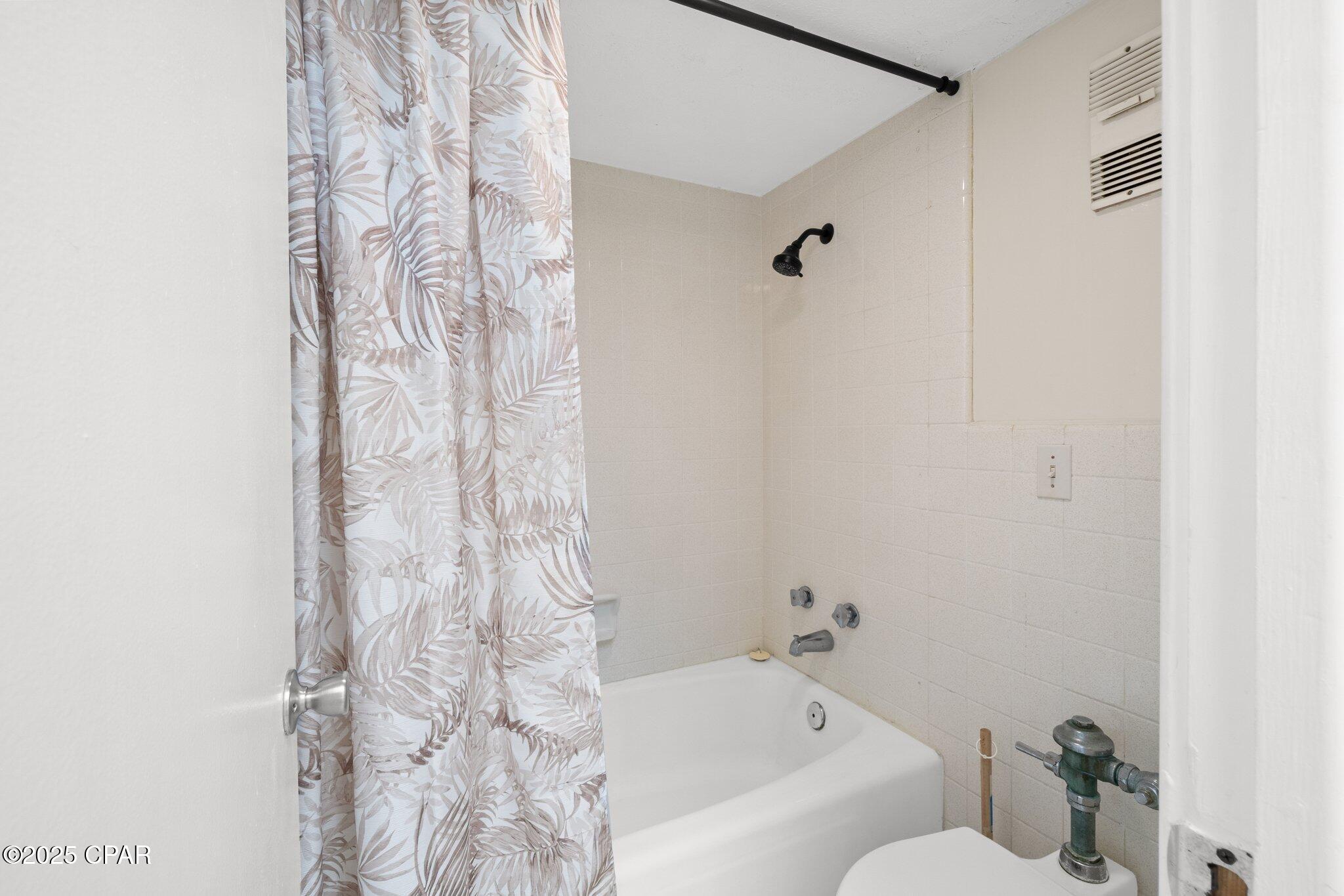 Fontainebleau Terrace - Residential