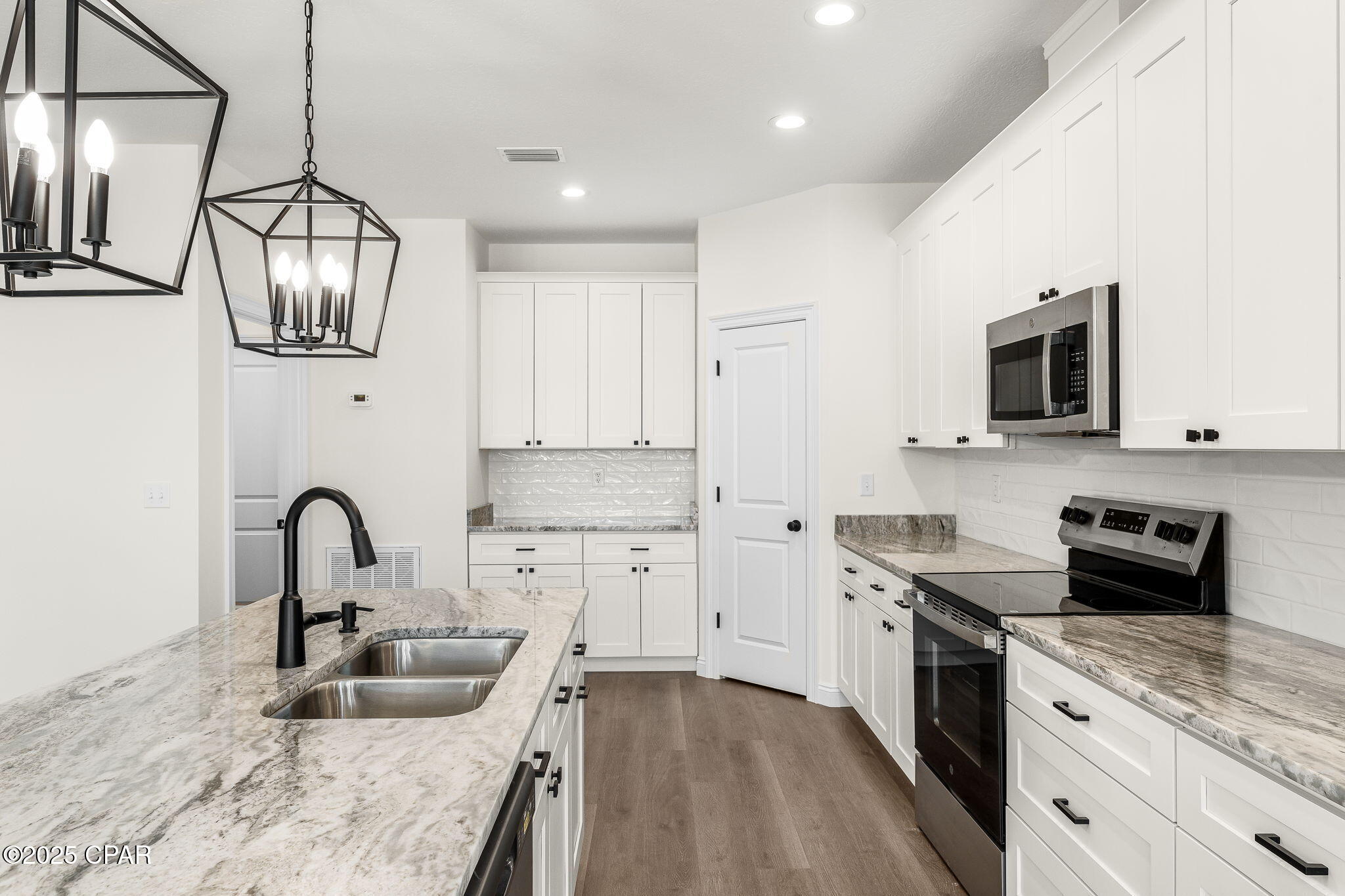 [No Recorded Subdiv] - Residential Lease