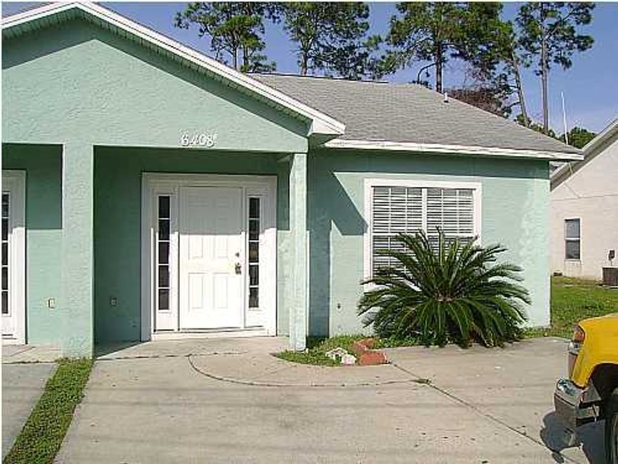 Very nice duplex with open floor plan, breakfast bar, washer and dryer connections, cathedral ceiling. Close to the beach!