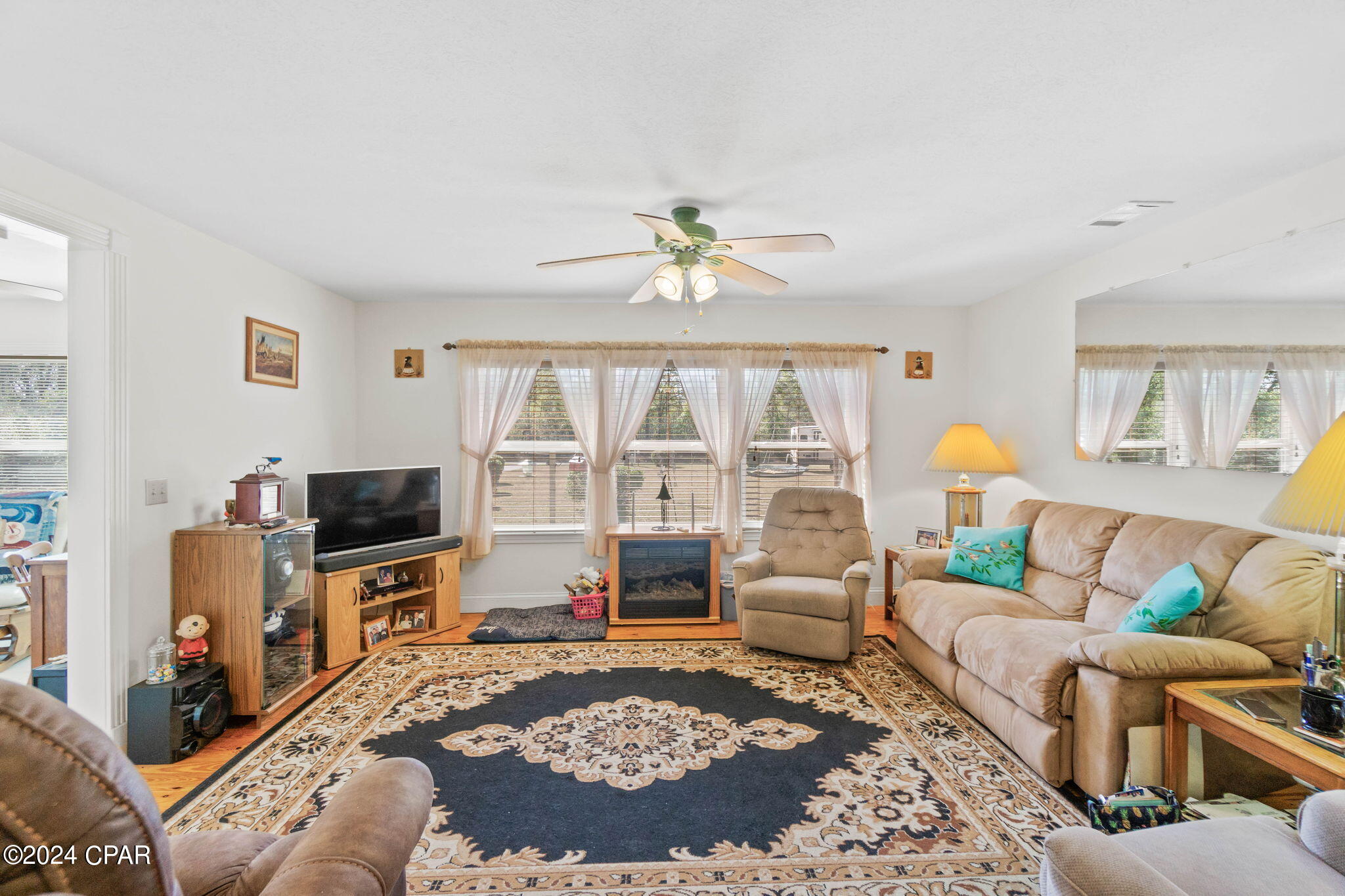 Davis Est - Residential