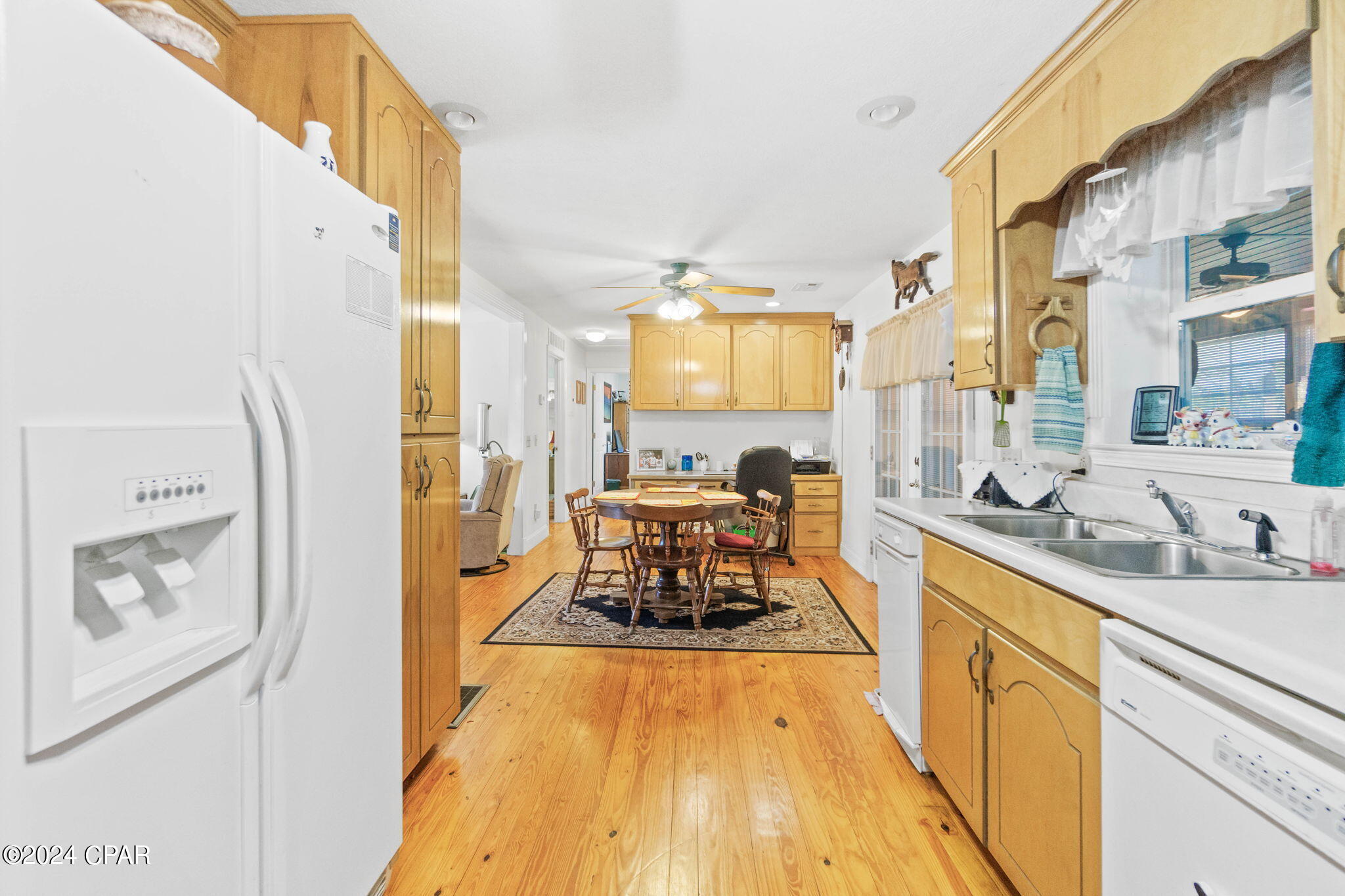 Davis Est - Residential