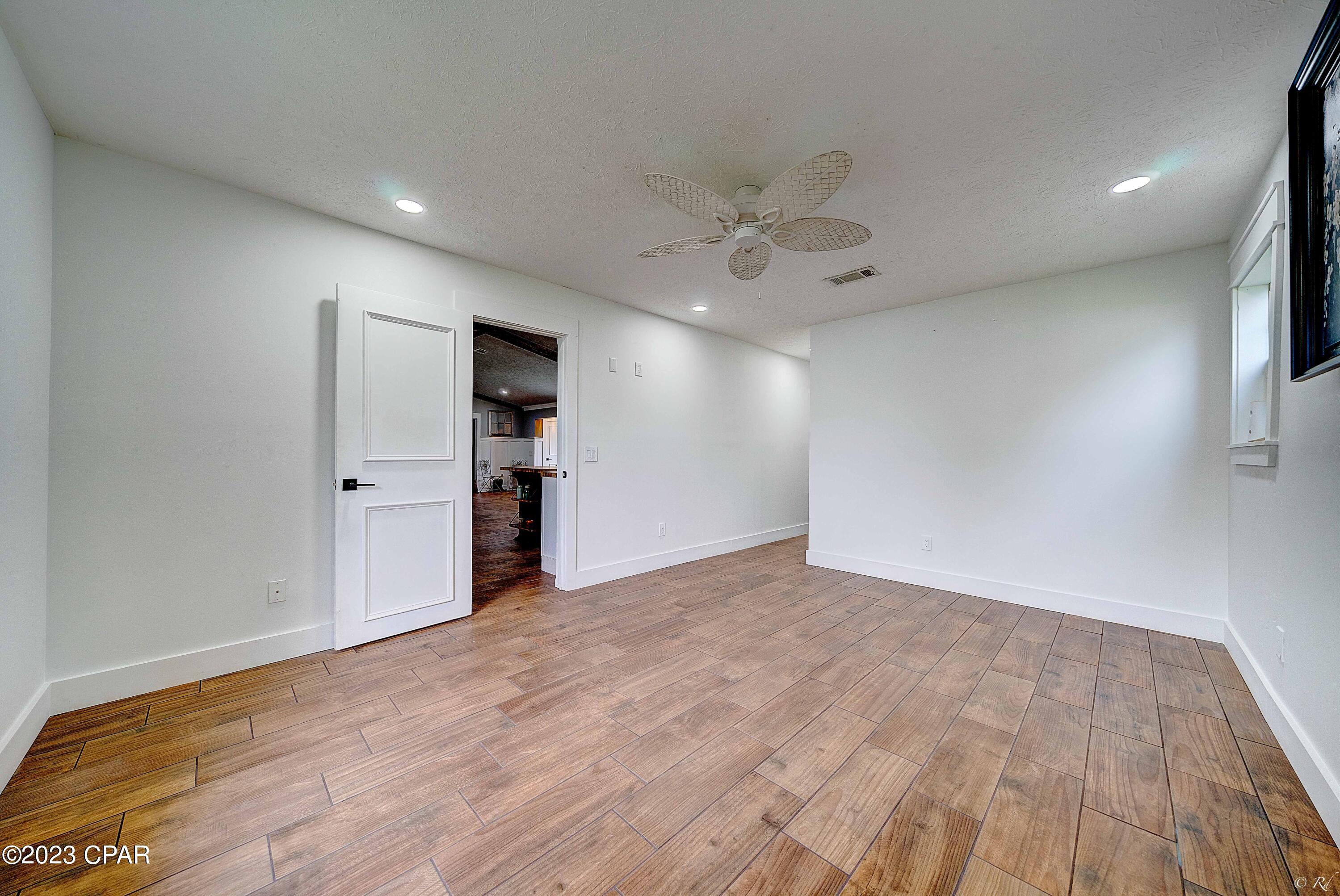 North Lagoon Oaks 5th - Residential