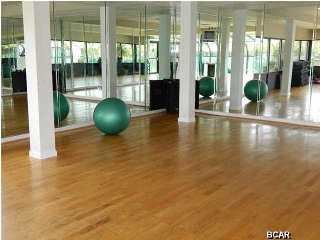 Edgewater Golf Villas V-B - Residential