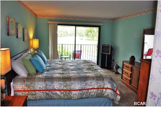 Edgewater Golf Villas V-B - Residential