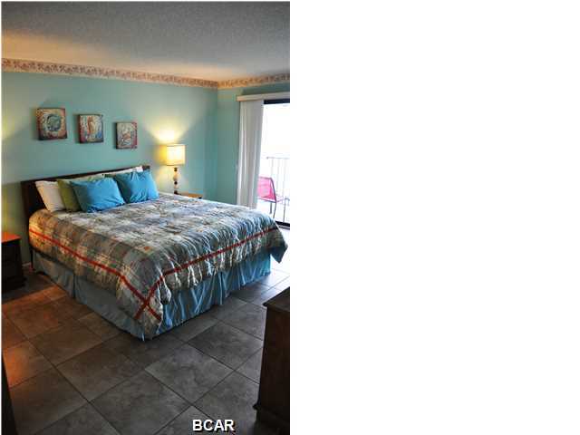 Edgewater Golf Villas V-B - Residential