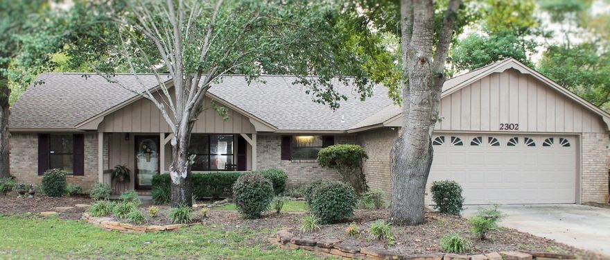 IF YOU SAW THIS HOME BEFORE YOU HAVE TO SEE IT NOW! MANY HOME IMPROVEMENTS MADE TO THIS HOME BRANDNEW ROOF, CARPET, COUNTERTOPS, SINK & FAUCET IN KITCHEN, NEW HOOD OVER STOVE, NEW FLOORING AND WASH TUB IN LAUNDRY ROOM AND FRESH PAINT. Look through the pictures to see this move in ready 3 bedroom 2 bath home in the lovely Mowat Highlands Subdivision. It is centrally located to top schools, shopping, restaurants and much more! Only about 20 minutes to Tyndall Air Force Base* This home has an open split floor plan featuring a family room with fireplace, kitchen with breakfast bar, dining room, large laundry room, Master Suite, the additional bedrooms are on the other side of the home with guest bath! The best is the 28x10 Sunroom/additional den! This home is perfect! Don't miss out!