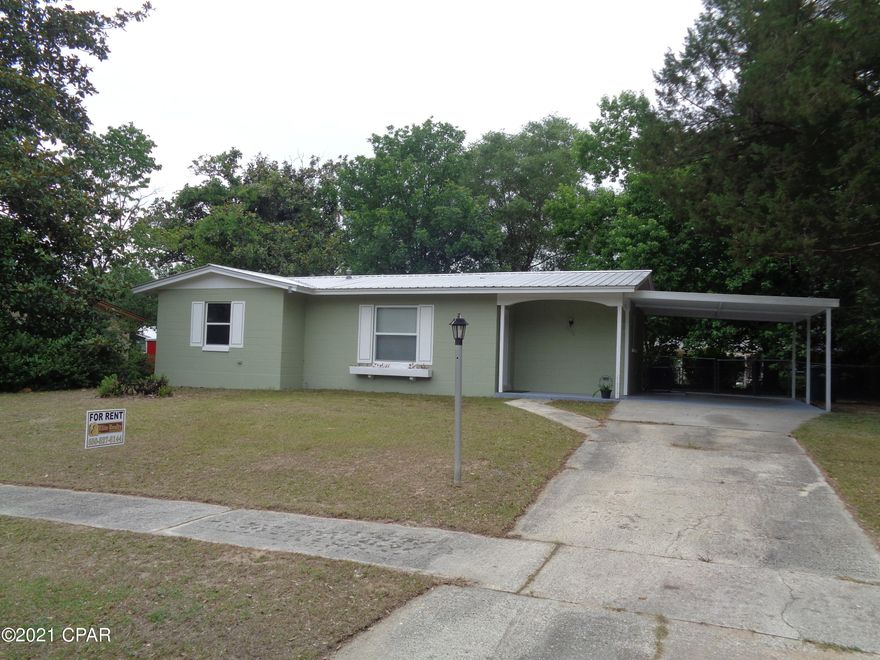 Immaculate 2 bedroom 1 Bath located in Sunny Hills. Home is move in ready. Smaller home is great for couple or one person. No pets, no smoking allowed and landlord ask no burning candles. Credit and background are required.$ 50.00 application .