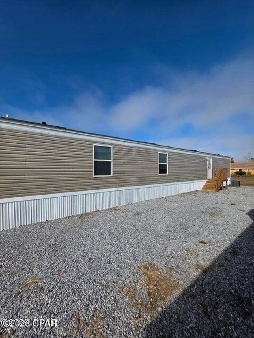 Very nice 3/2 in a great location. Home is like new. A spacious, open concept floor plan. Luxury vinyl plank throughout, no carpet. 1 year lease.