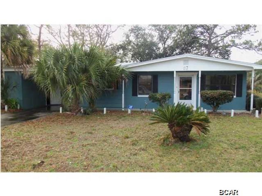 3br 1ba home on a large corner lot. All property sizes and ages are approximate, please measure and/or verify if important. School assignments are subject to change, please check with Bay County for most accurate information. Deposit is the same as the rent. Pets allowed with owner approval and NON REFUNDABLE pet fee applies per pet. Breed restrictions apply.