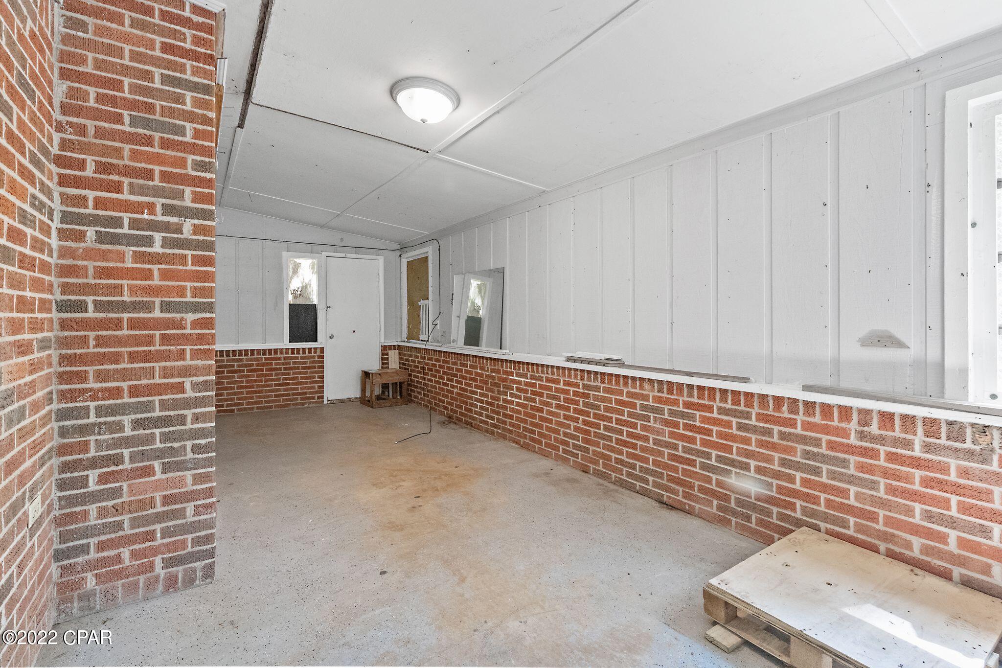 [No Recorded Subdiv] - Commercial Sale