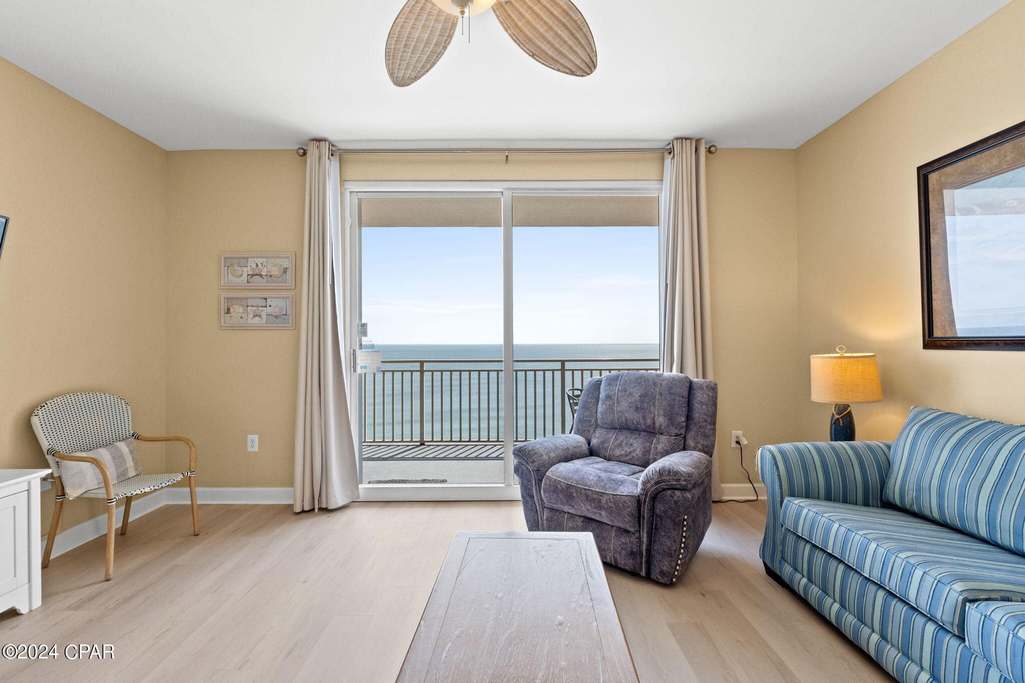 Splash Condo - Residential