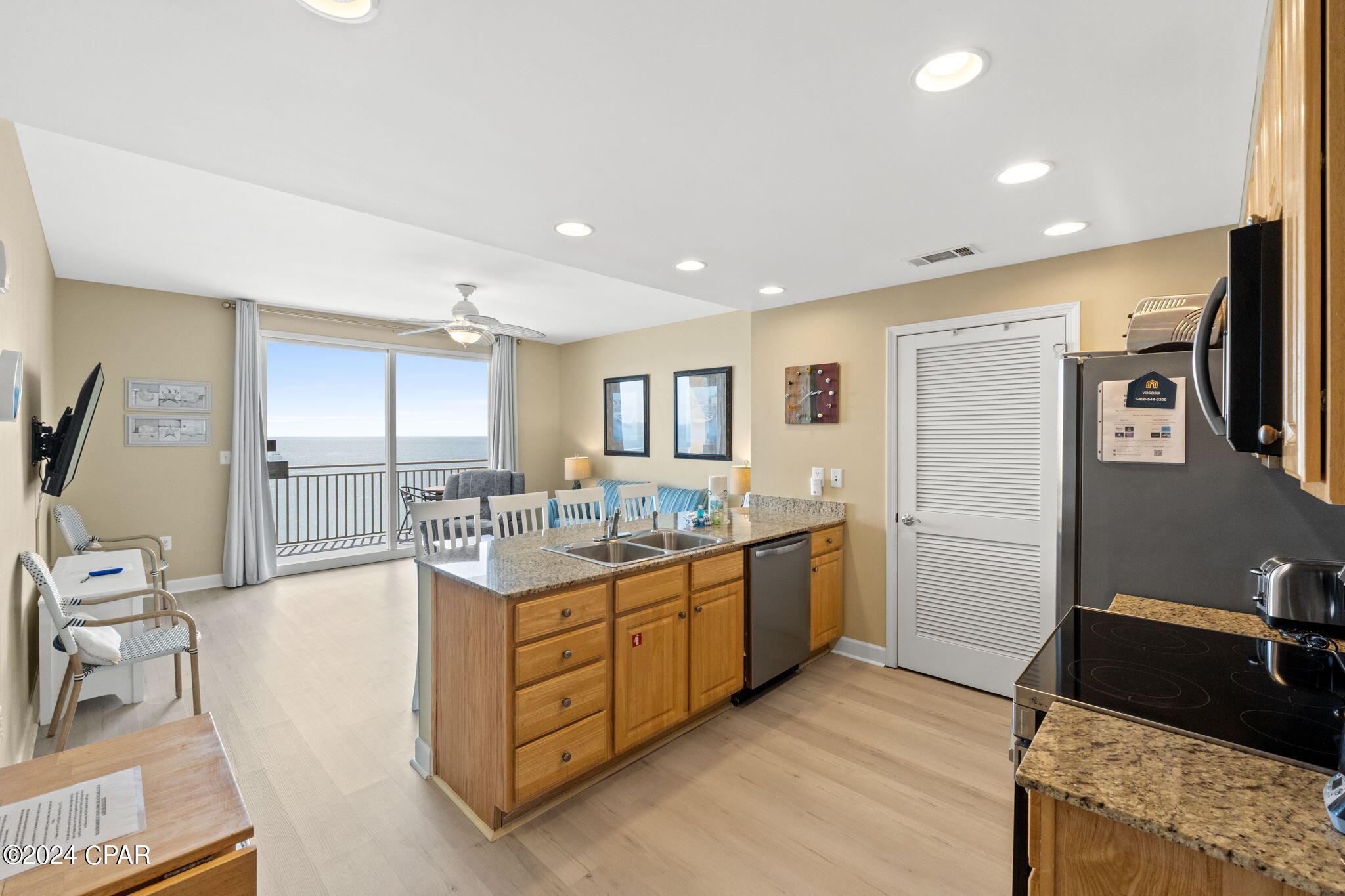 Splash Condo - Residential