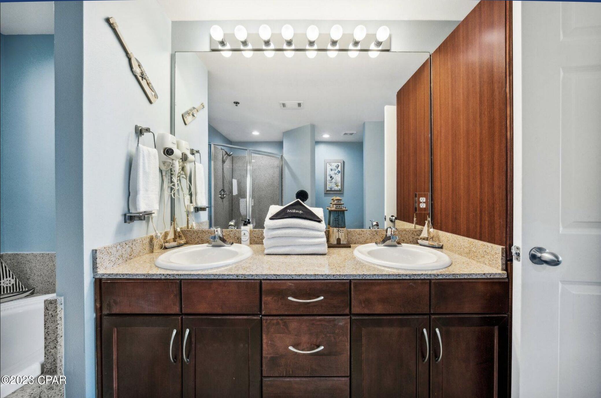 Laketown Wharf - Residential