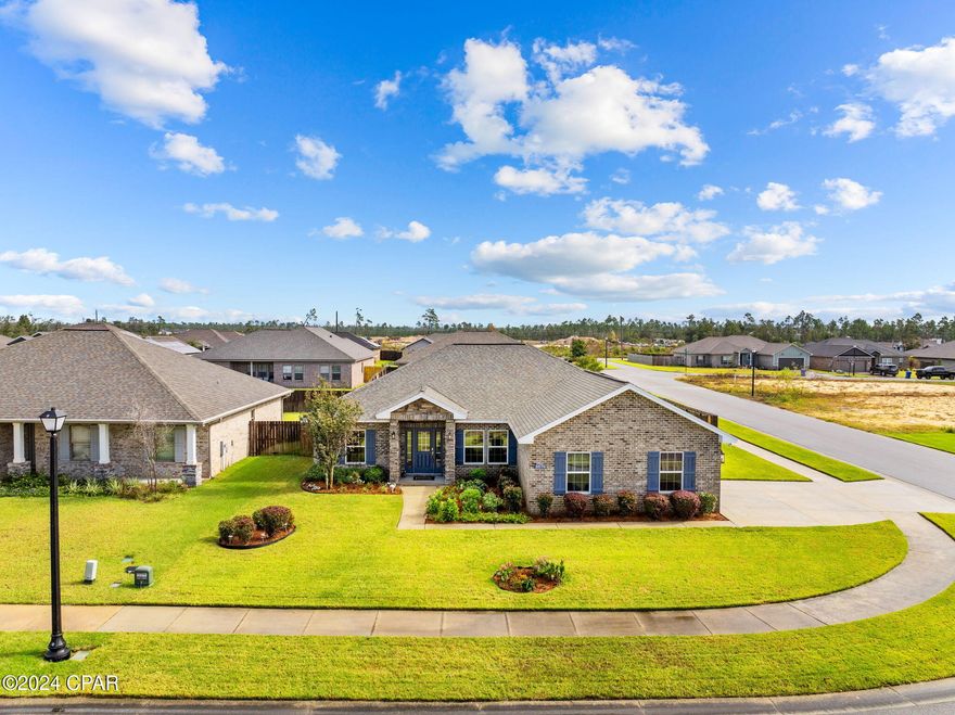 CURRENTLY UNDER CONTRACT, SELLER WILL CONSIDER BACKUP OFFERS.
Beautiful 3 bedroom/ 2.5 bathroom BRICK home sitting on a spacious corner lot in'Cedar Park' subdivision just off Hwy 231! This open-concept split floor plan features crown molding and recessed lighting throughout. Formal dining room sits off the entryway overlooking the the living room/kitchen. Kitchen features an island/breakfast bar, granite countertops, tile backsplash, stainless steel appliances, pantry, range hood, and eat-in dining area. Situated off the kitchen sits 1/2 bathroom, laundry room featuring cabinetry and utility sink, and master bedroom. Master bedroom and en-suite feature tray ceiling with double crown molding, recessed lighting, double vanity's, granite, walk-in closet, tiled shower, and soaker tub. Two secondary bedrooms and full guest bathroom featuring tub/shower combo sit off the living room. Exterior showcases a fenced backyard with double gate access from street, screened back patio, and covered stoned front porch. Call to schedule your private showing today! All Measurements approx. buyer to verify if important.