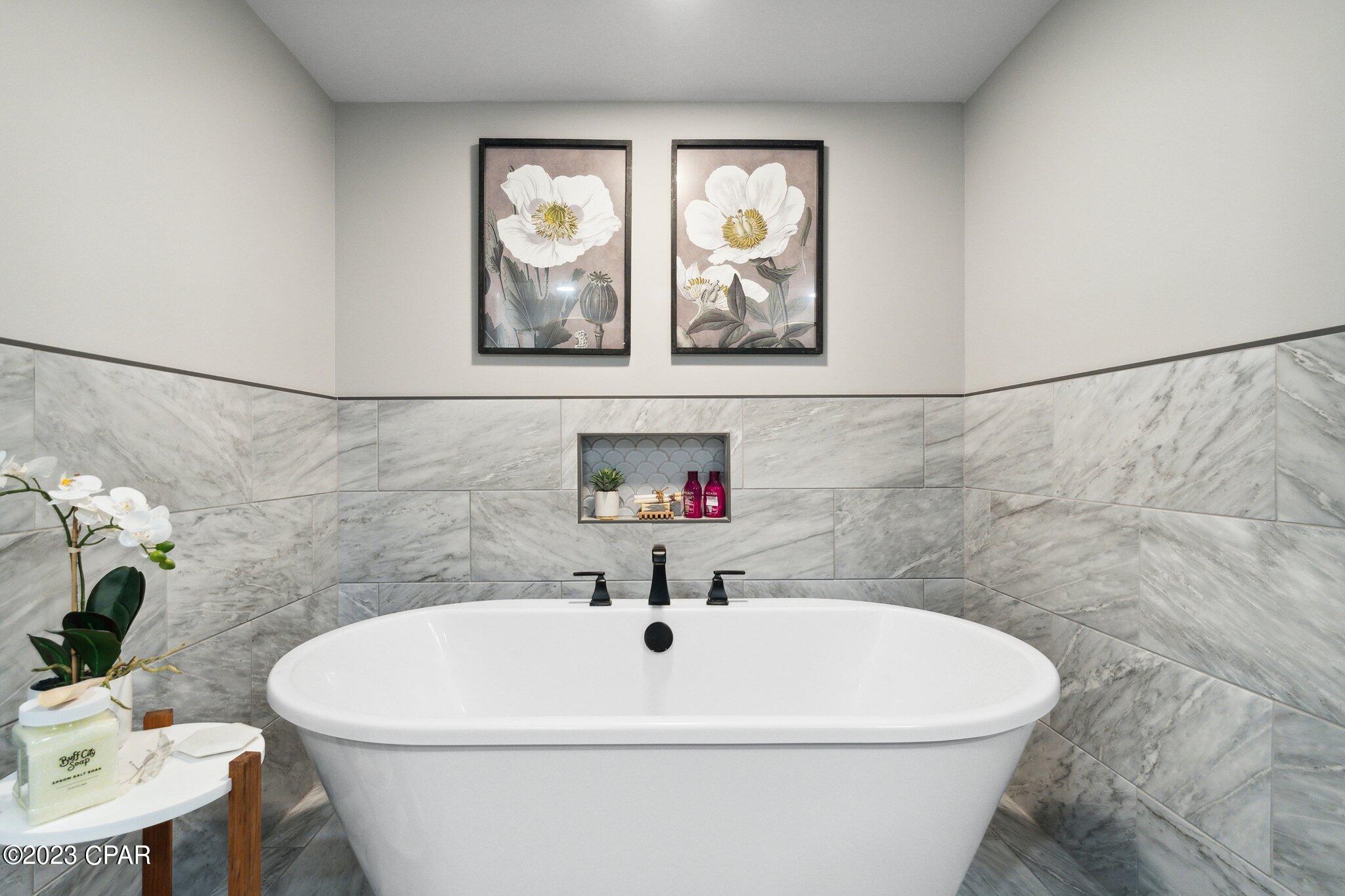 Summerwinds Condo - Residential