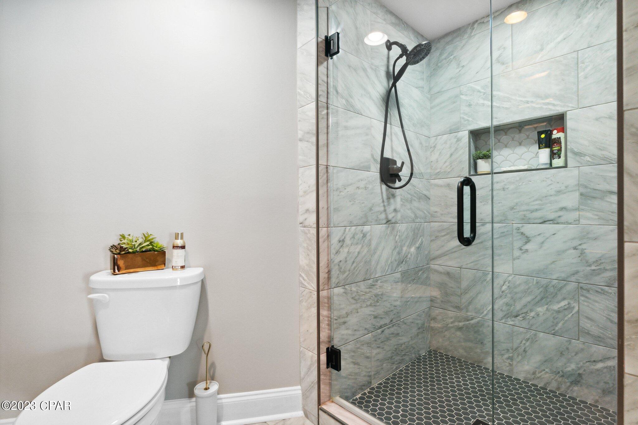 Summerwinds Condo - Residential