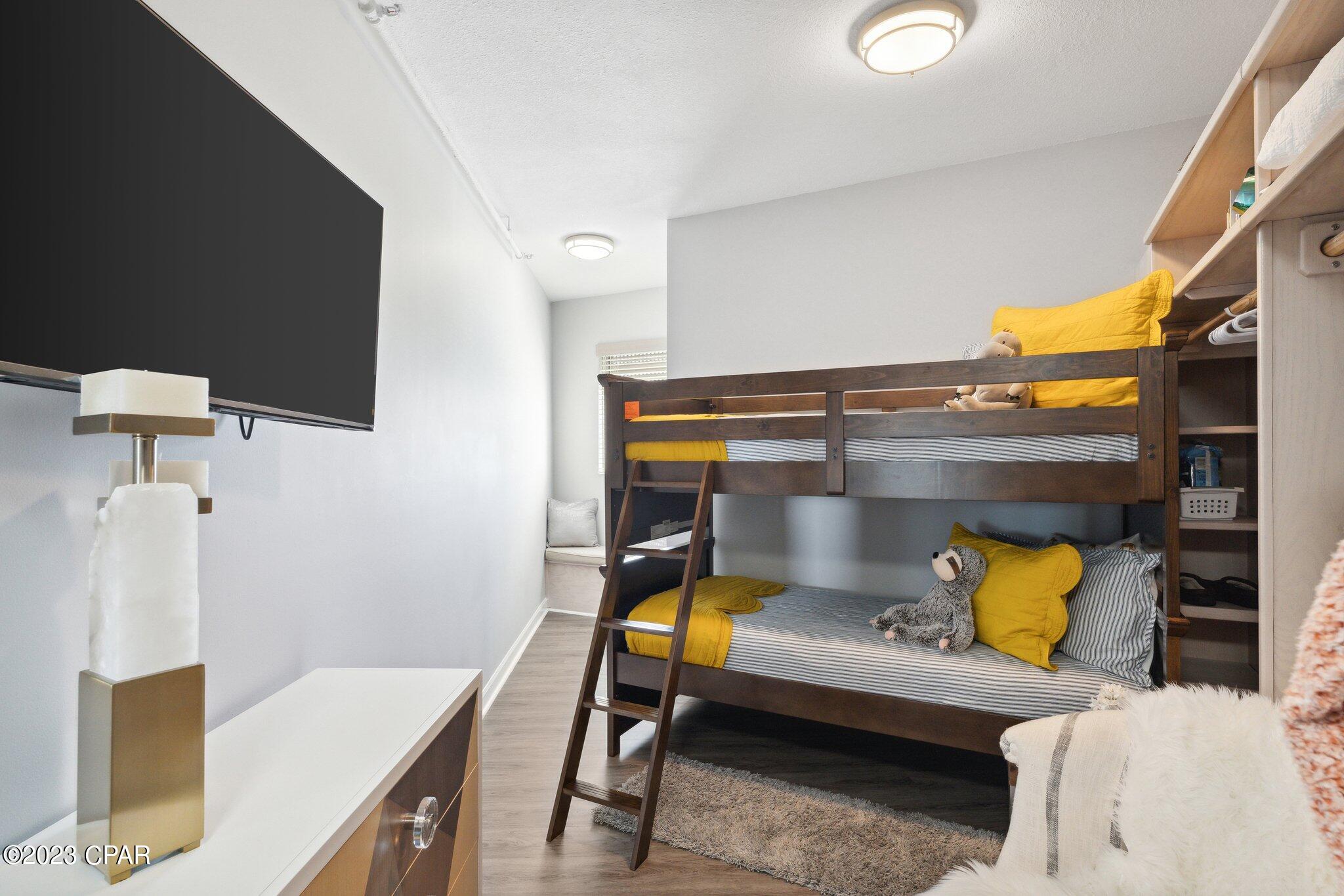 Summerwinds Condo - Residential