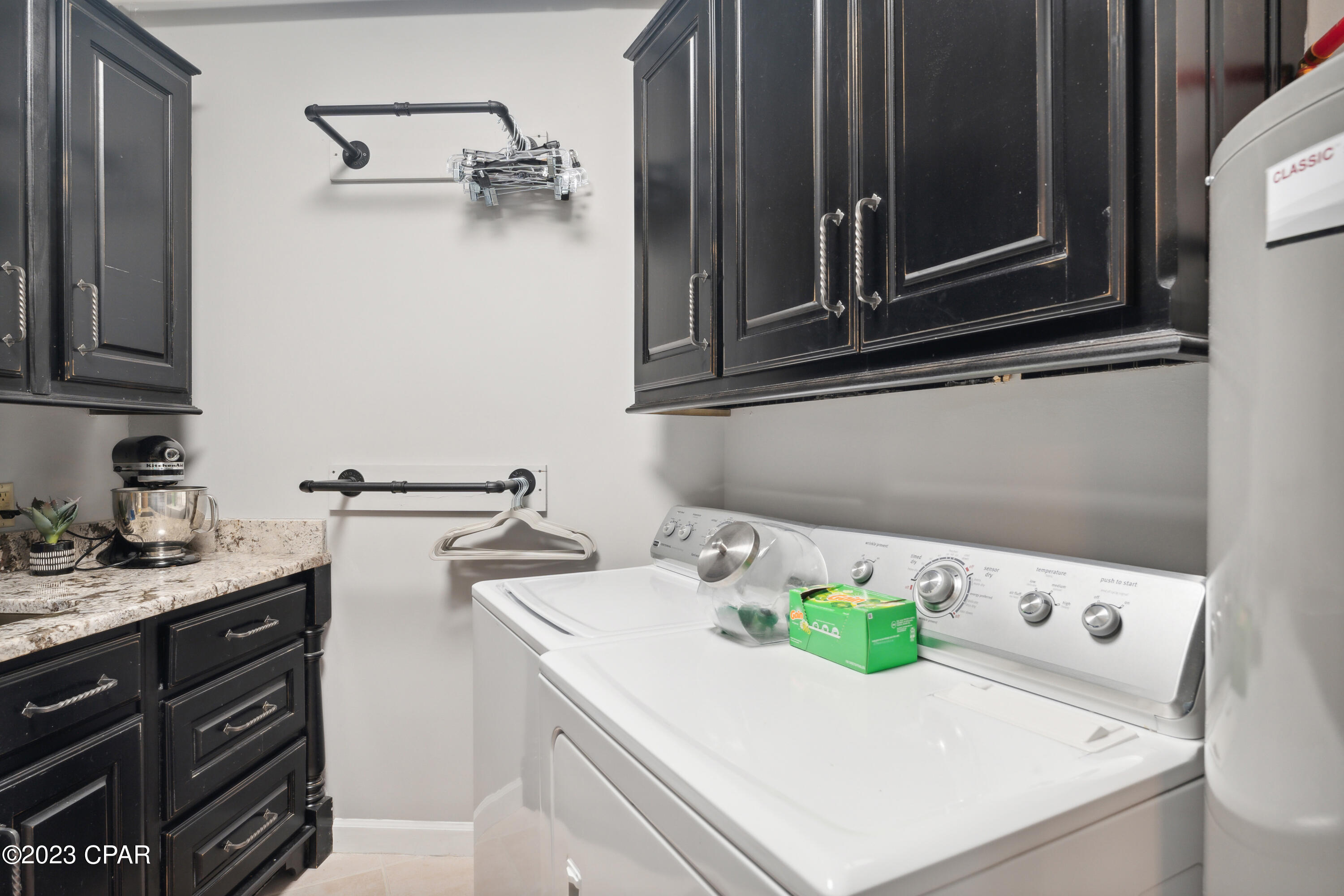 Summerwinds Condo - Residential