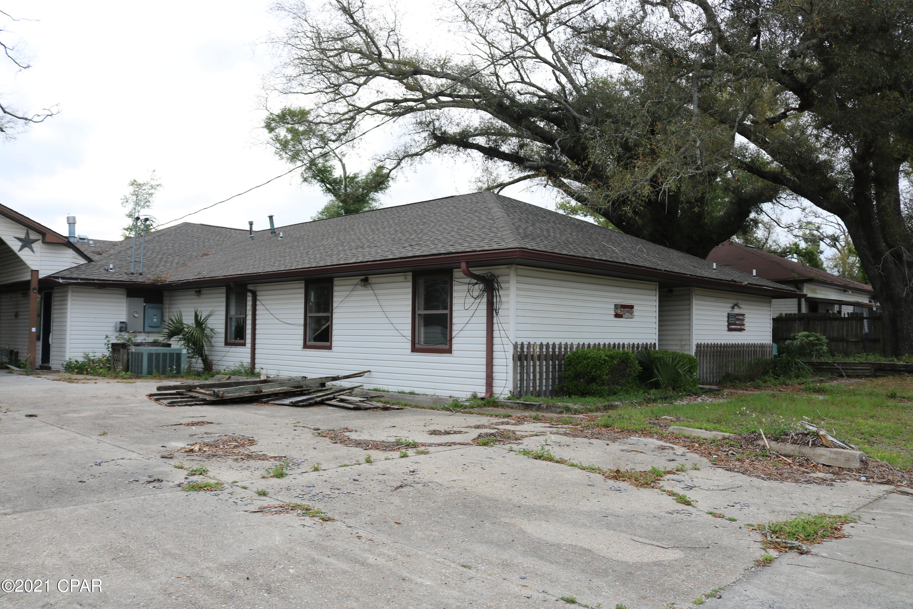 [No Recorded Subdiv] - Residential