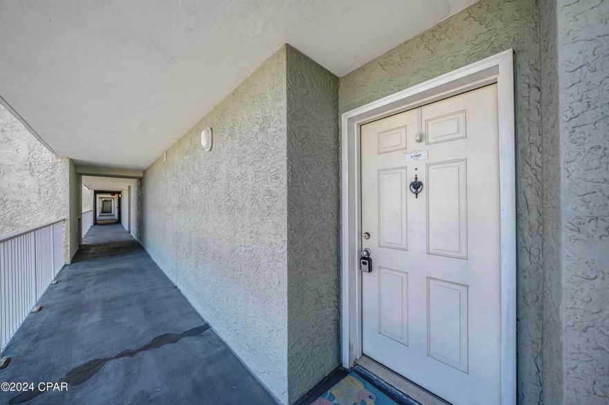 Beautiful Tower III 10th floor Gulf Front Condo overlooking the Gulf of Mexico! This is a One Bedroom 1 bath condo. Large balcony, access from living room and bedroom. Long Beach has 3 beautiful swimming pools and is conveniently located close to dining and shopping.