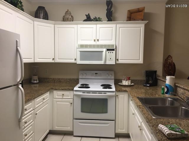 Twin Palms Resort - Residential