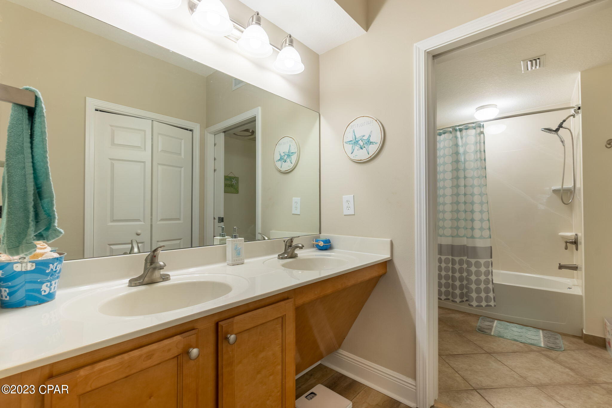 Magnolia Bay Club - Residential