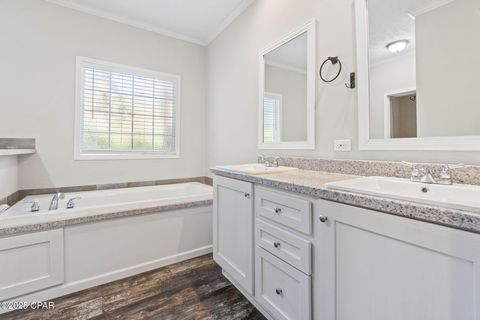 A home in Bonifay