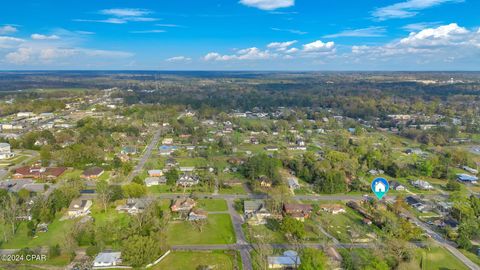 A home in Chipley