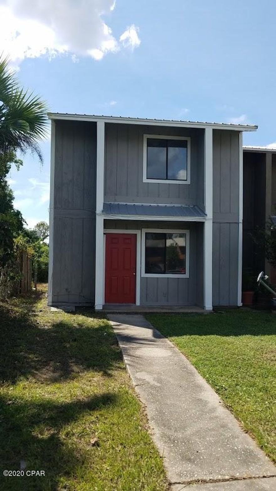 Just Remodeled.  2 bedroom 1.5 bath townhome.  Fresh paint, new floors, new cabinets, Close to Tyndall AFB and Eastern Shipbuilding. Nice back yard. Sorry no pets allowed. Zoned for Parker, Rutherford.