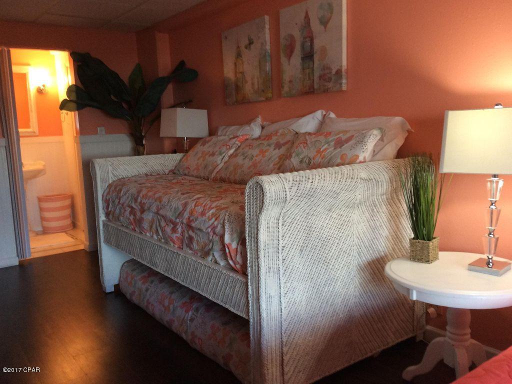 Fontainebleau Terrace - Residential