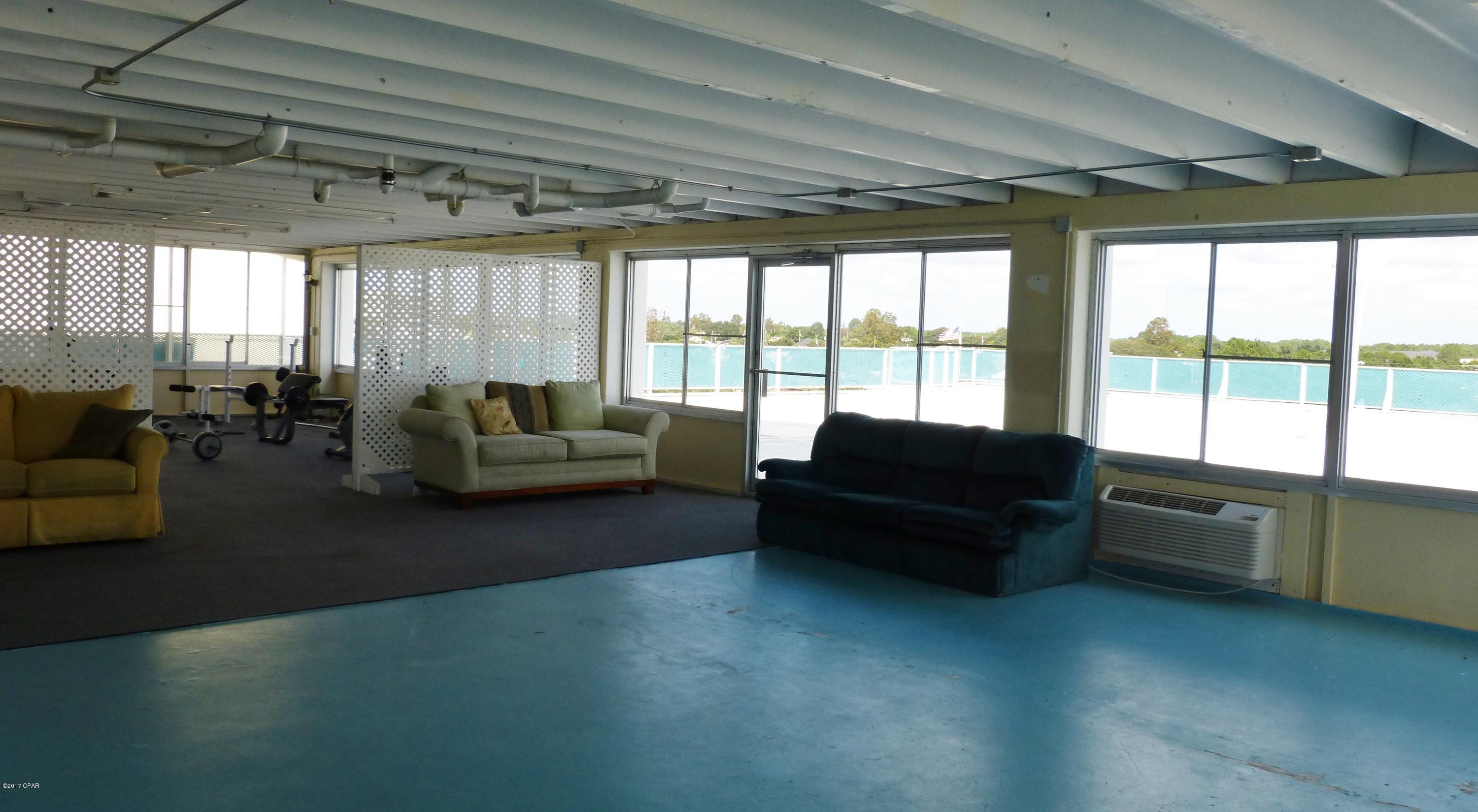 Fontainebleau Terrace - Residential