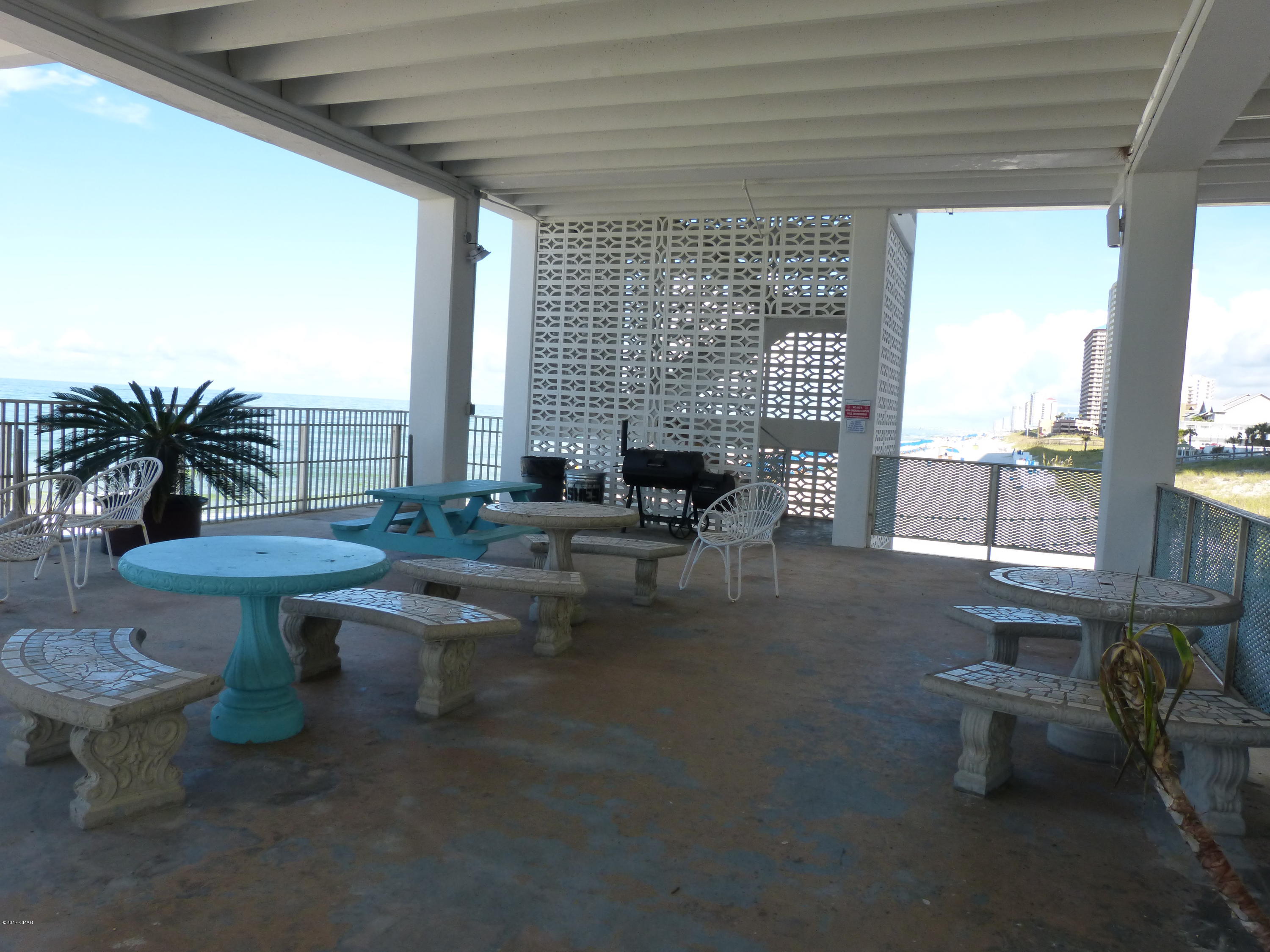 Fontainebleau Terrace - Residential