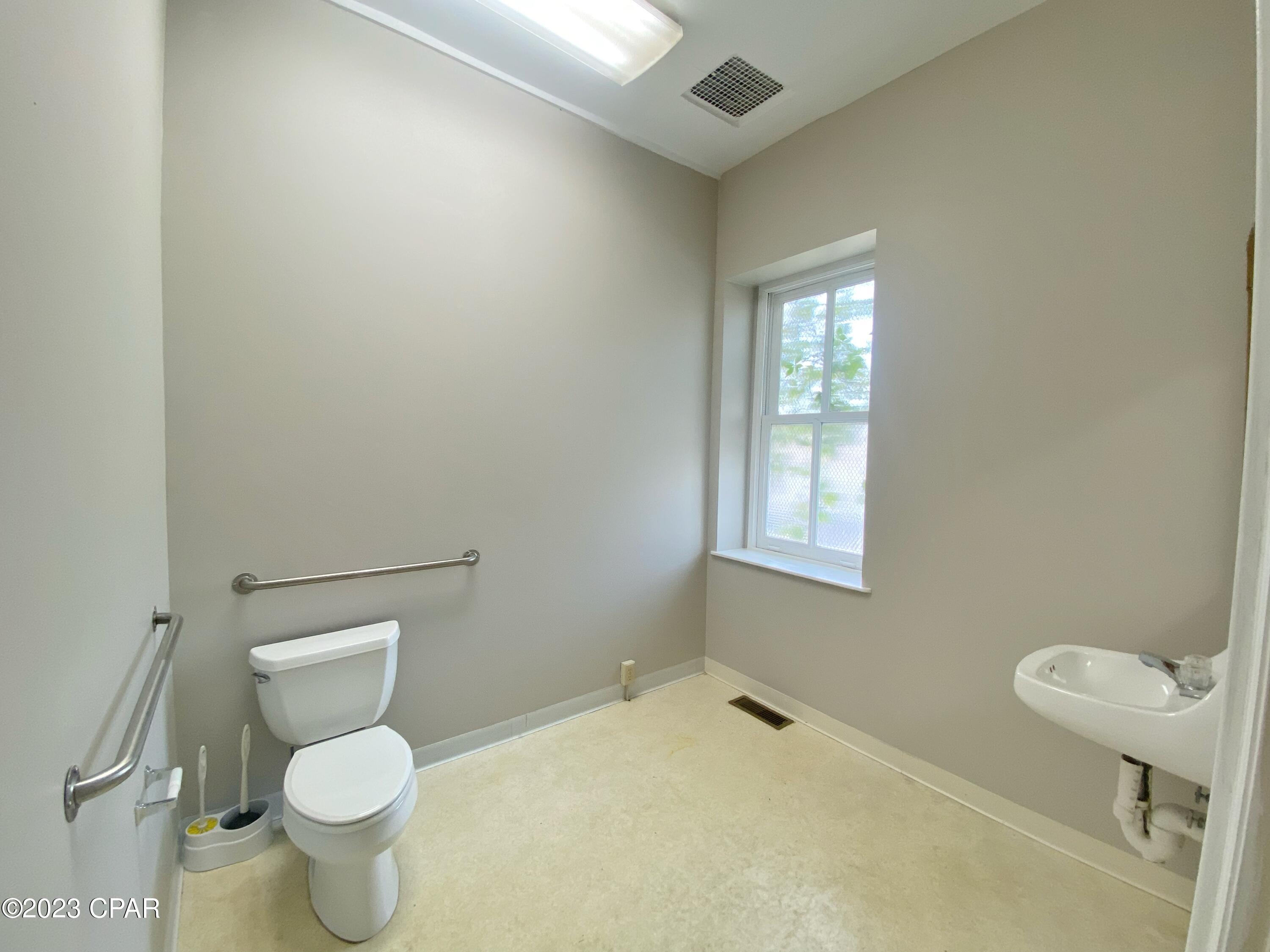 No Named Subdivision - Commercial Lease